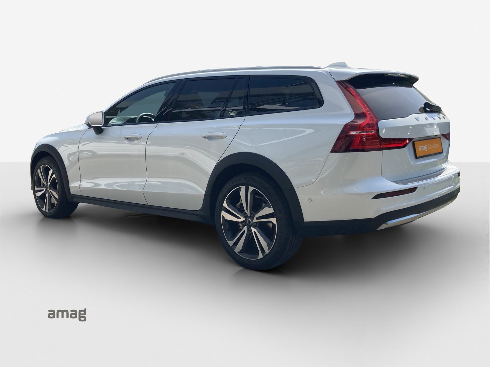 VOLVO V60 Cross Country B5 Mild Hybrid Ultimate AWD Geartronic-image-2