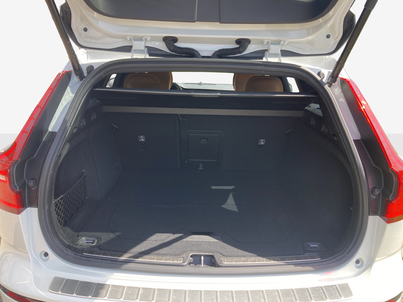 VOLVO V60 Cross Country B5 Mild Hybrid Ultimate AWD Geartronic-image-12
