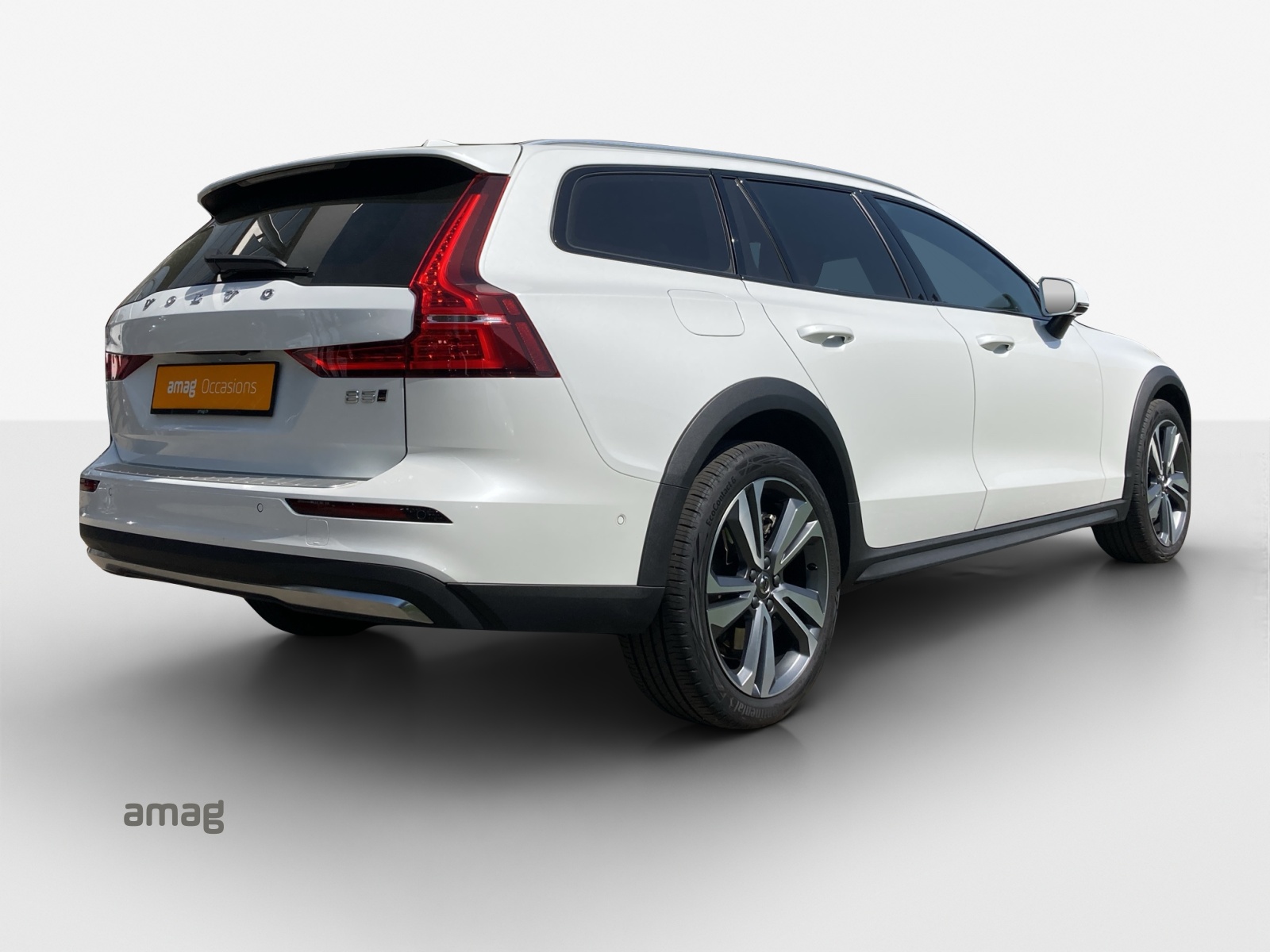 VOLVO V60 Cross Country B5 Mild Hybrid Ultimate AWD Geartronic-image-4