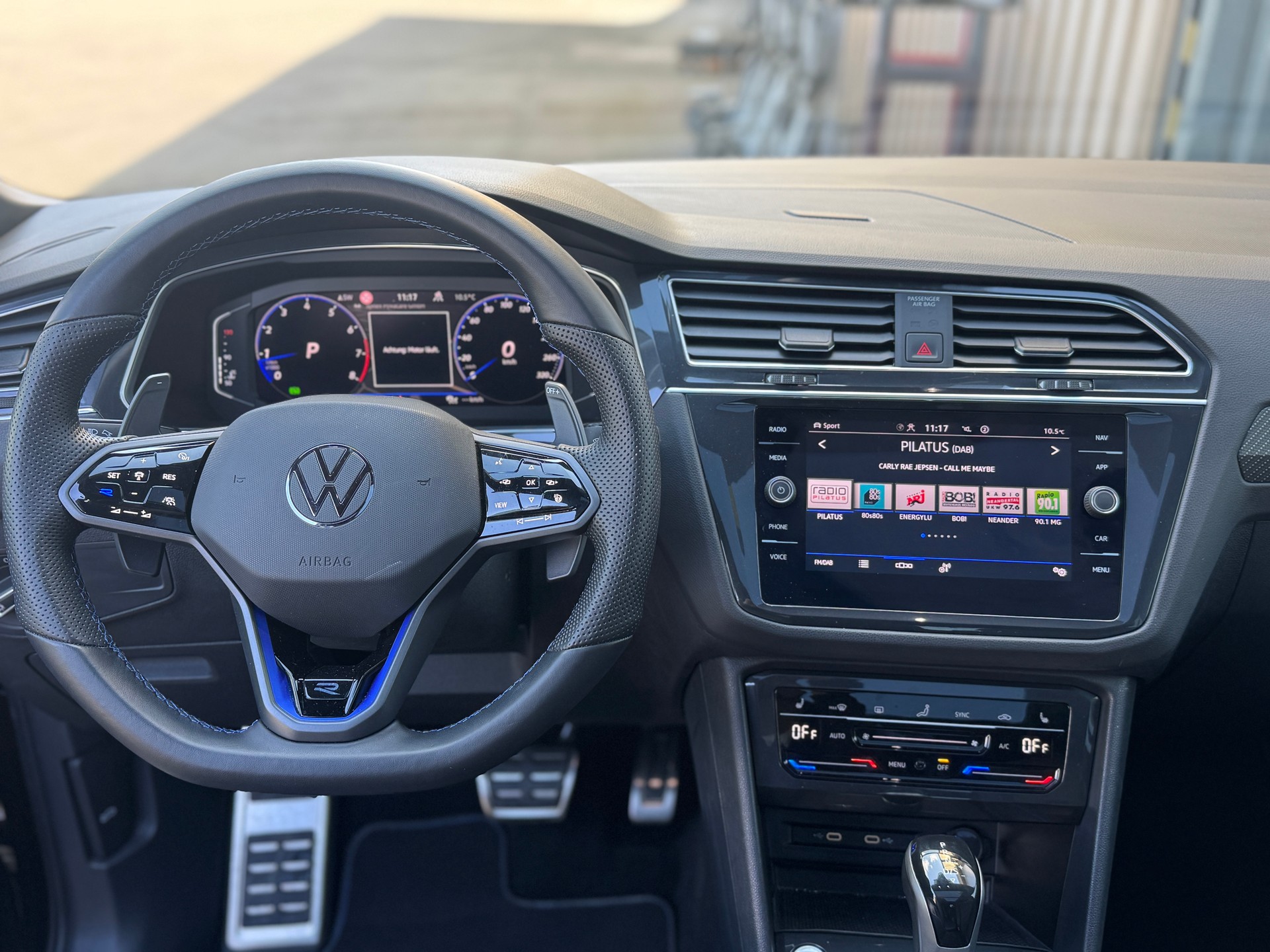 VW Tiguan 2.0TSI R 4Motion DSG-image-10