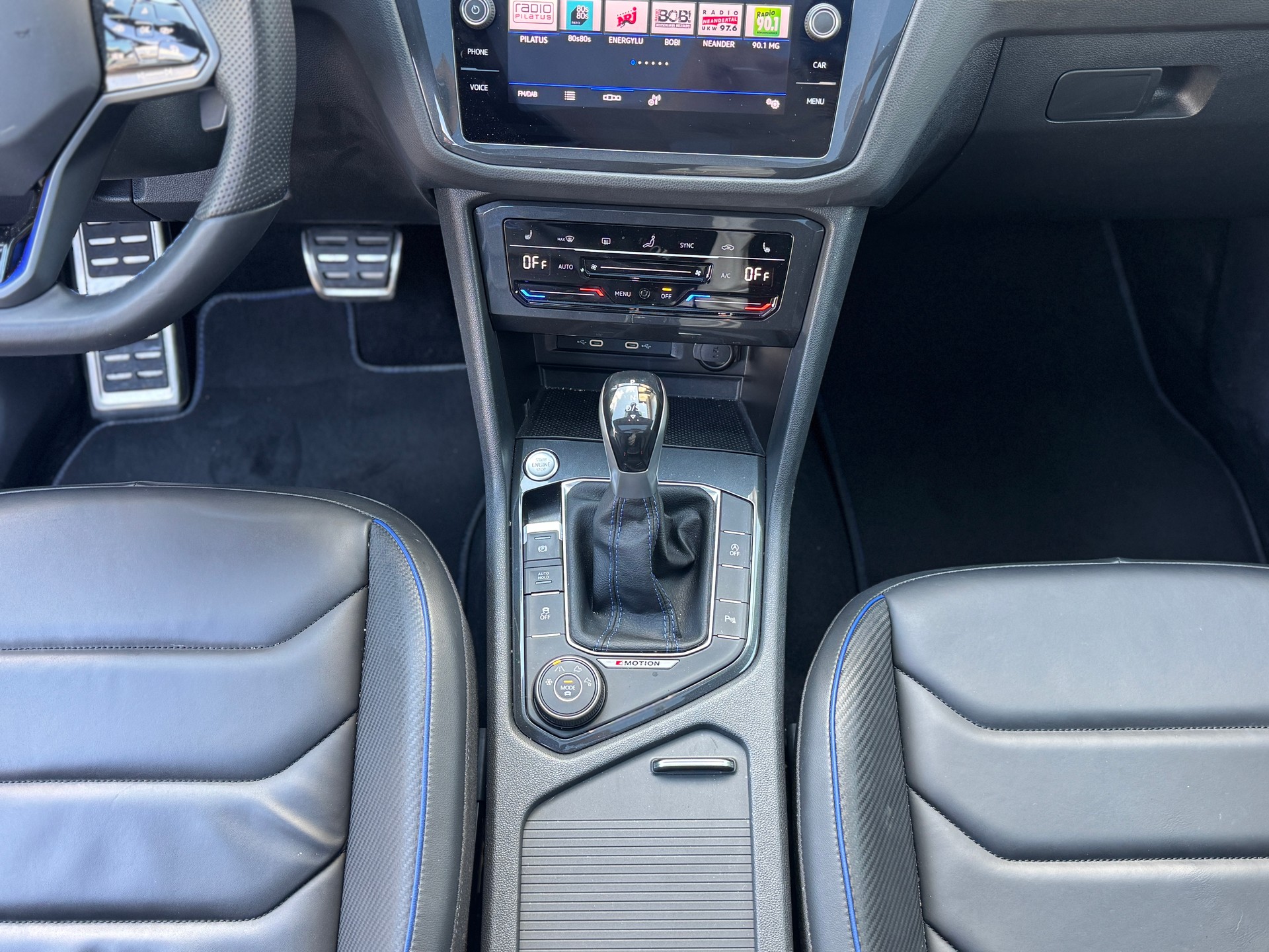 VW Tiguan 2.0TSI R 4Motion DSG-image-15
