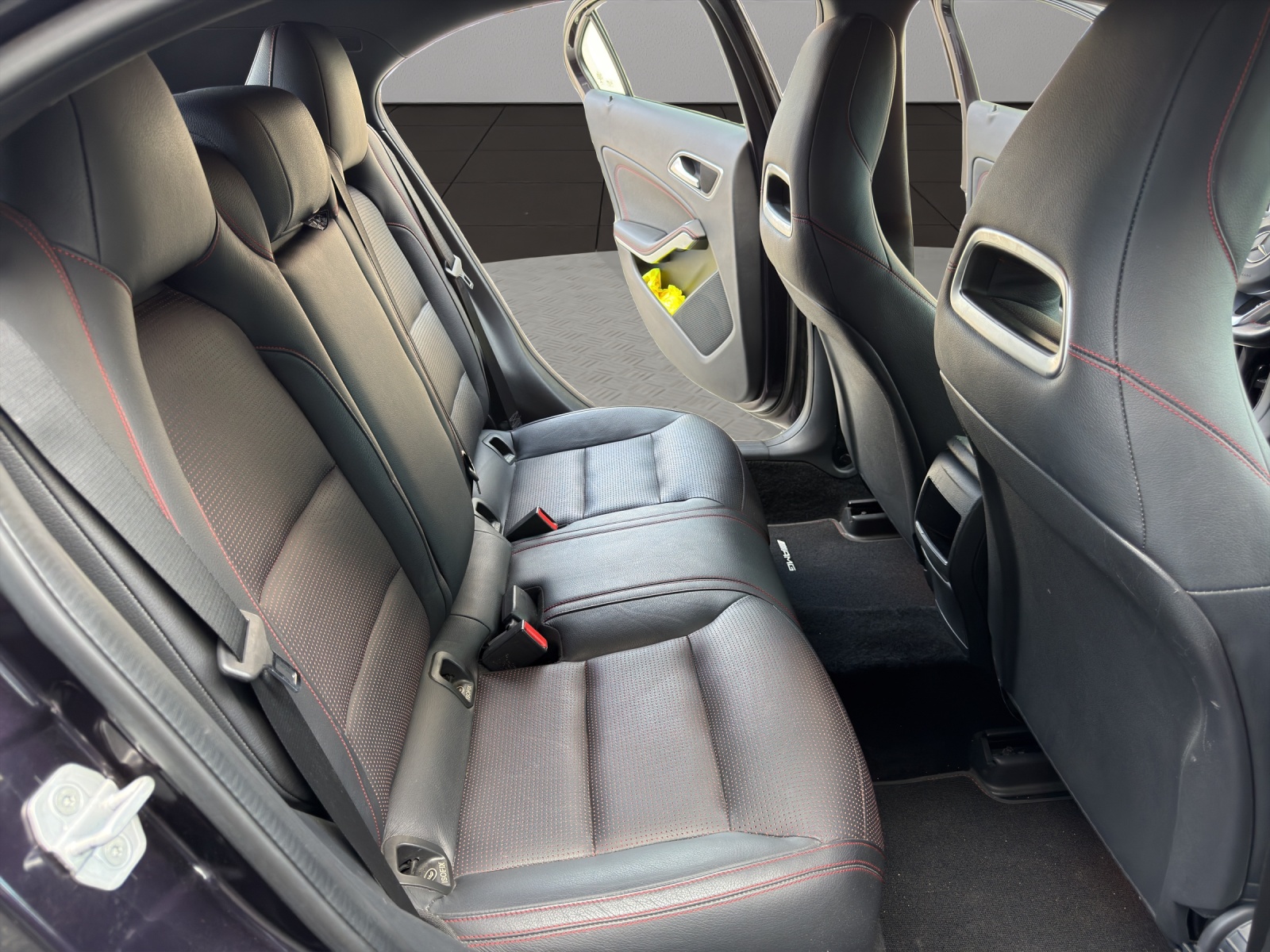 MERCEDES-BENZ A 180 AMG Line-image-17