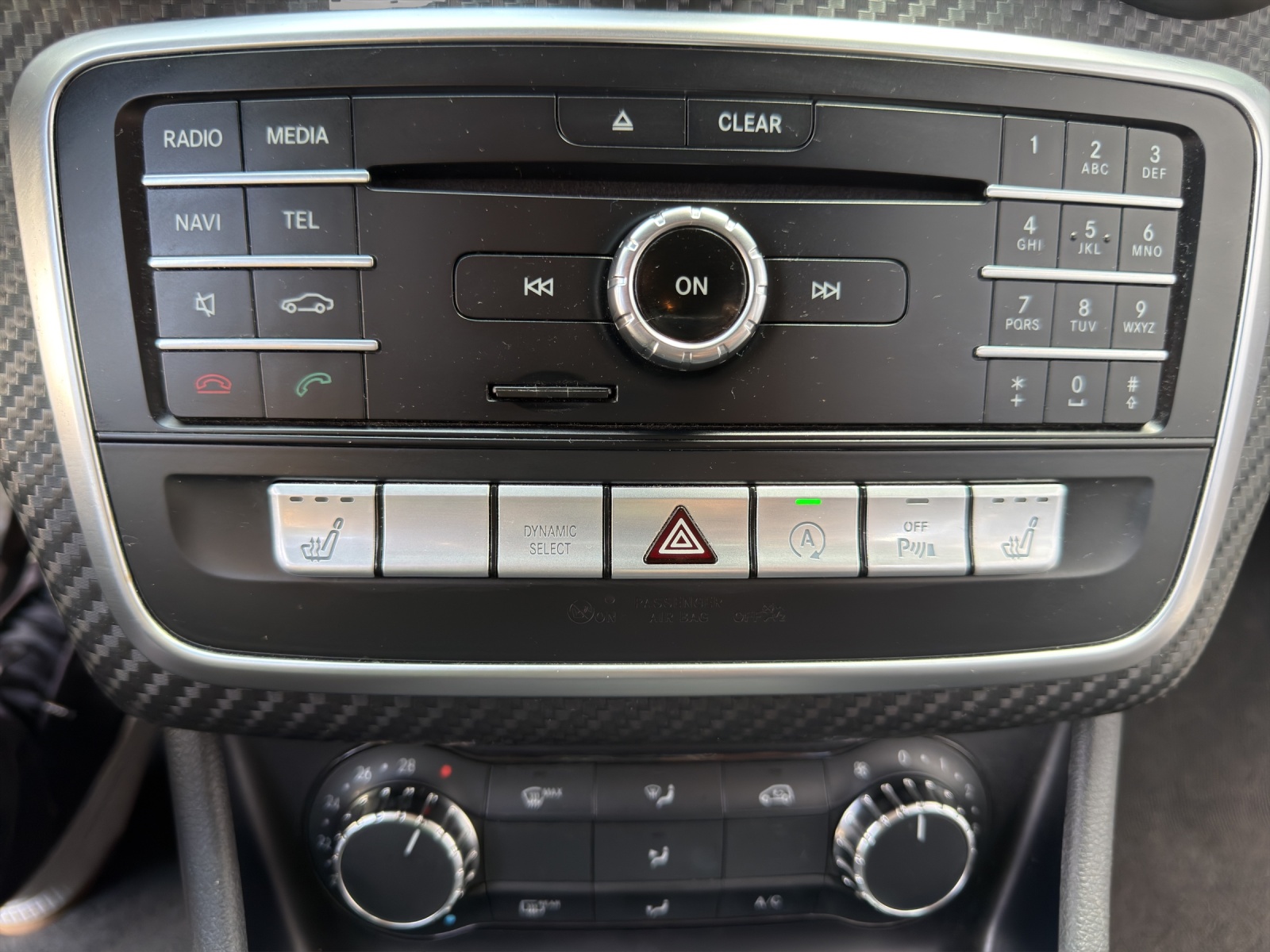 MERCEDES-BENZ A 180 AMG Line-image-14
