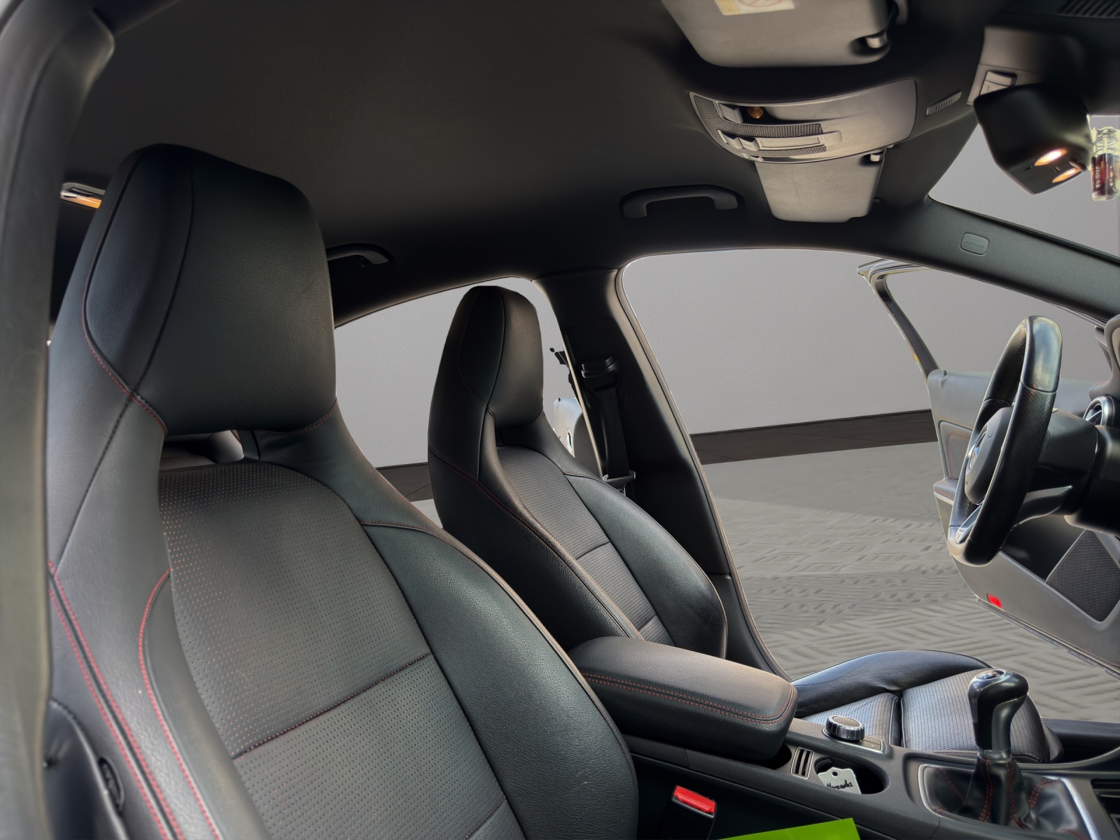 MERCEDES-BENZ A 180 AMG Line-image-19
