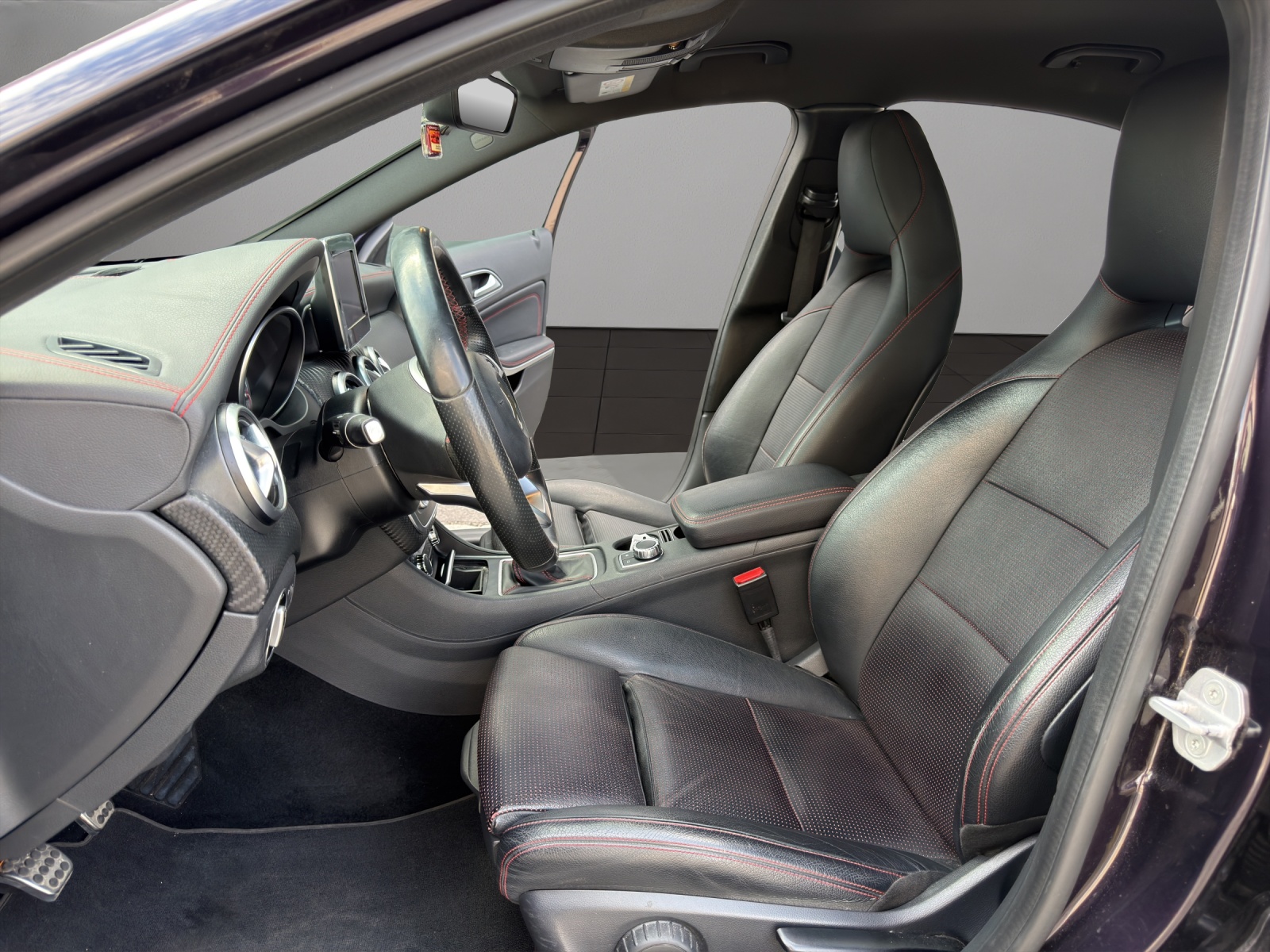 MERCEDES-BENZ A 180 AMG Line-image-8