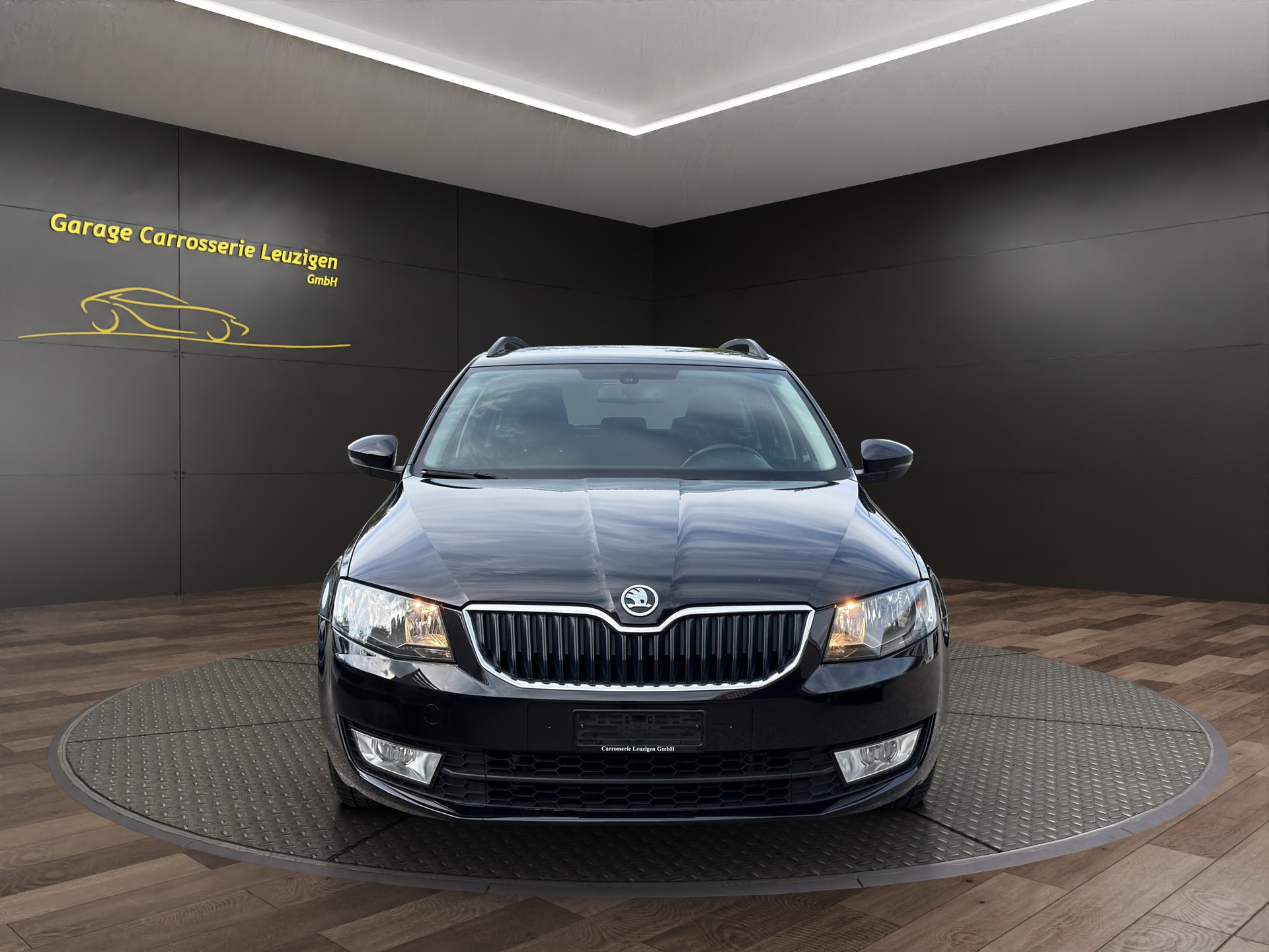 SKODA Octavia Combi 1.6 TDI Elegance DSG-image-2