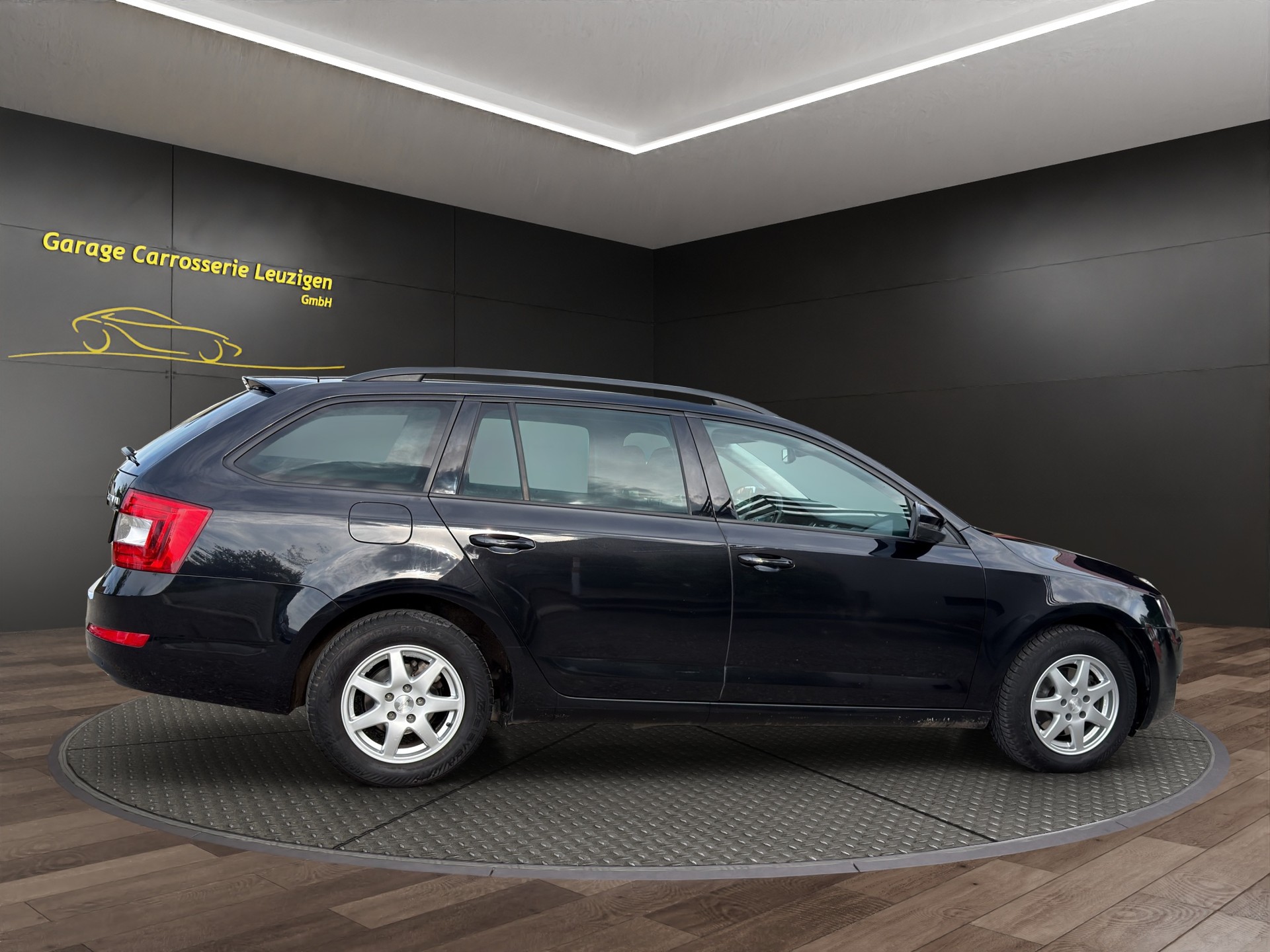 SKODA Octavia Combi 1.6 TDI Elegance DSG-image-7