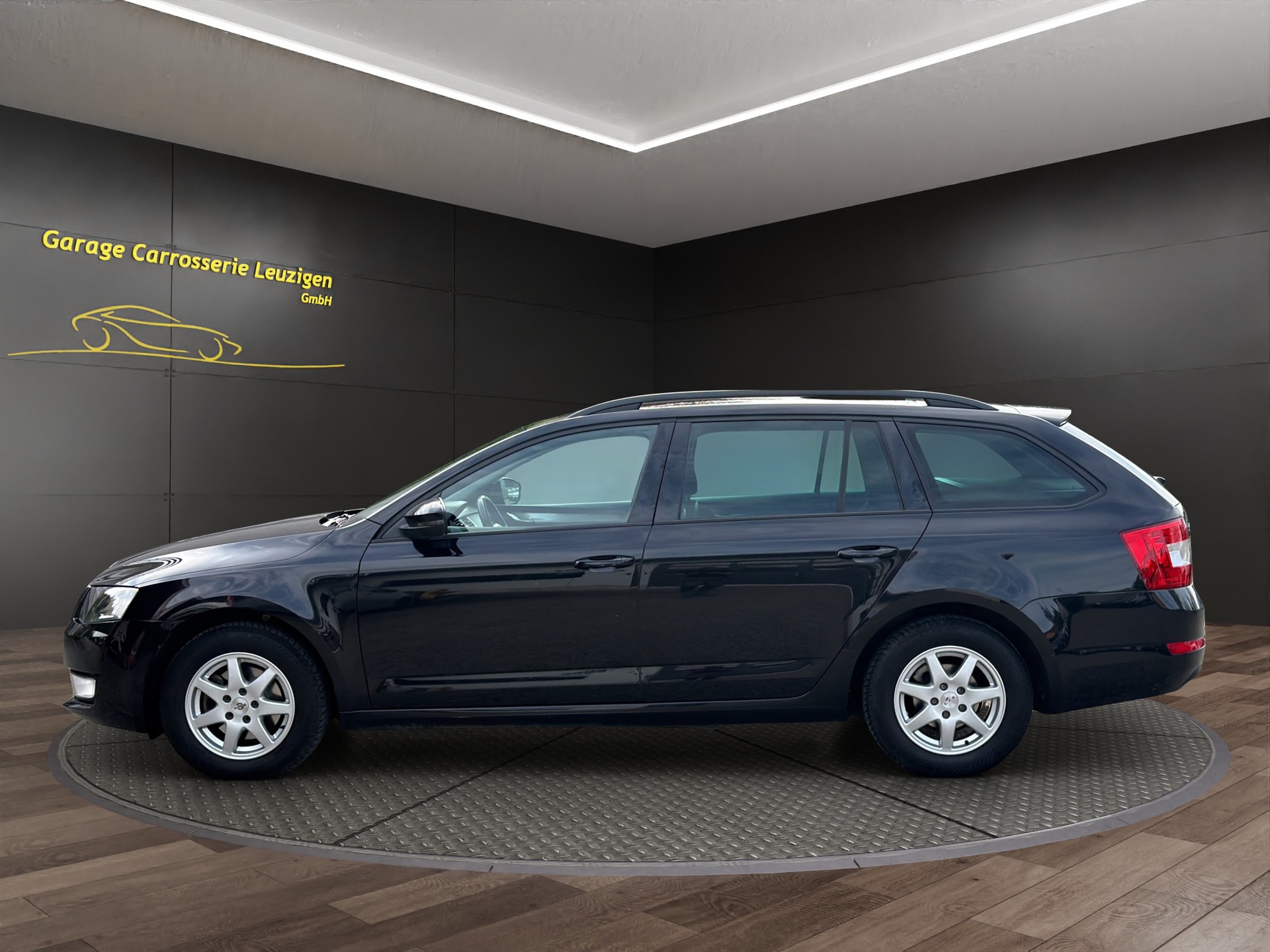 SKODA Octavia Combi 1.6 TDI Elegance DSG-image-6