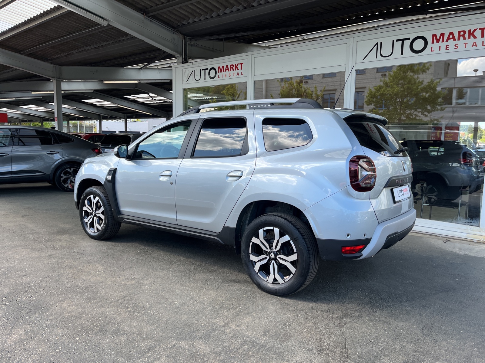 DACIA Duster TCe 150 Prestige EDC 4x2-image-2
