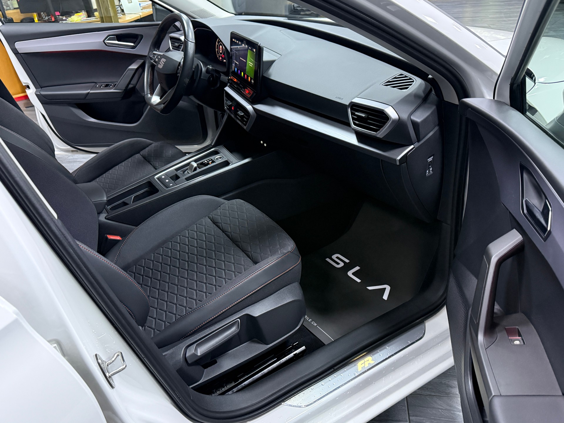 SEAT Leon 2.0 TDI EVO DSG Style-image-7