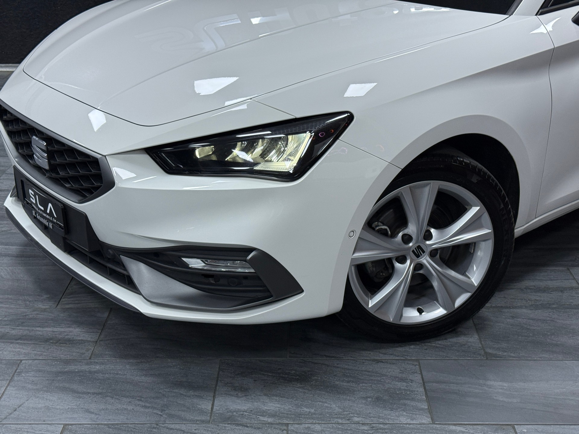 SEAT Leon 2.0 TDI EVO DSG Style-image-1