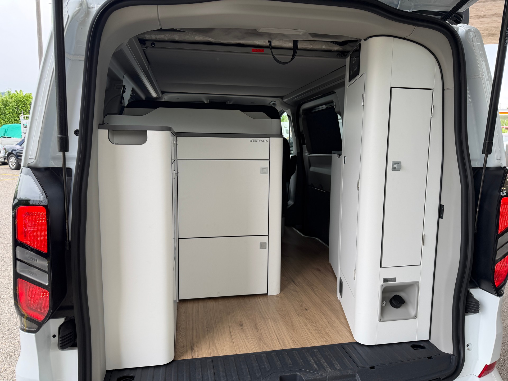 FORD Transit Custom Nugget 320 L1H1 Aut. Titanium-image-12