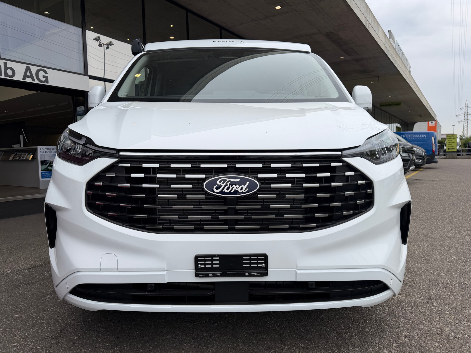 FORD Transit Custom Nugget 320 L1H1 Aut. Titanium-showroom-element-1