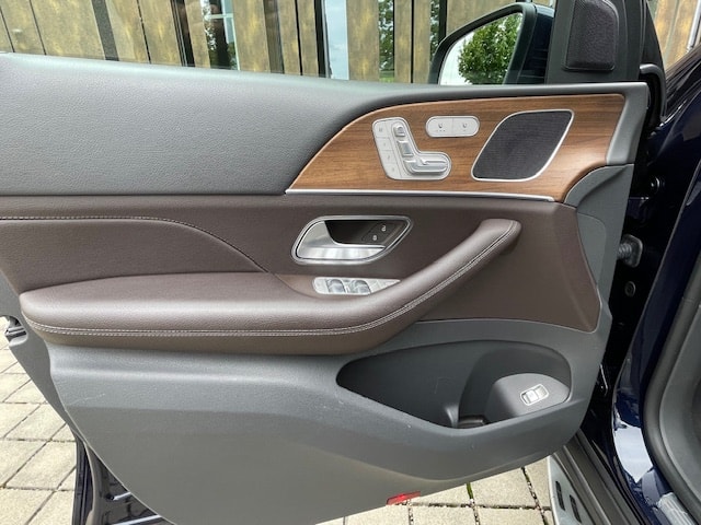 MERCEDES-BENZ GLE 300 d 4Matic AMG Line 9G-Tronic-image-28