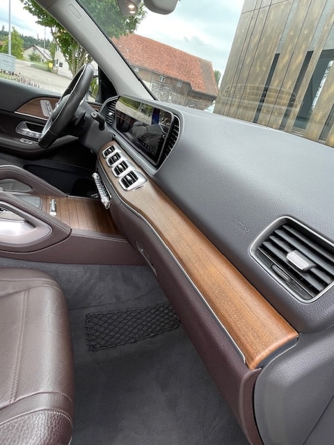 MERCEDES-BENZ GLE 300 d 4Matic AMG Line 9G-Tronic-image-25
