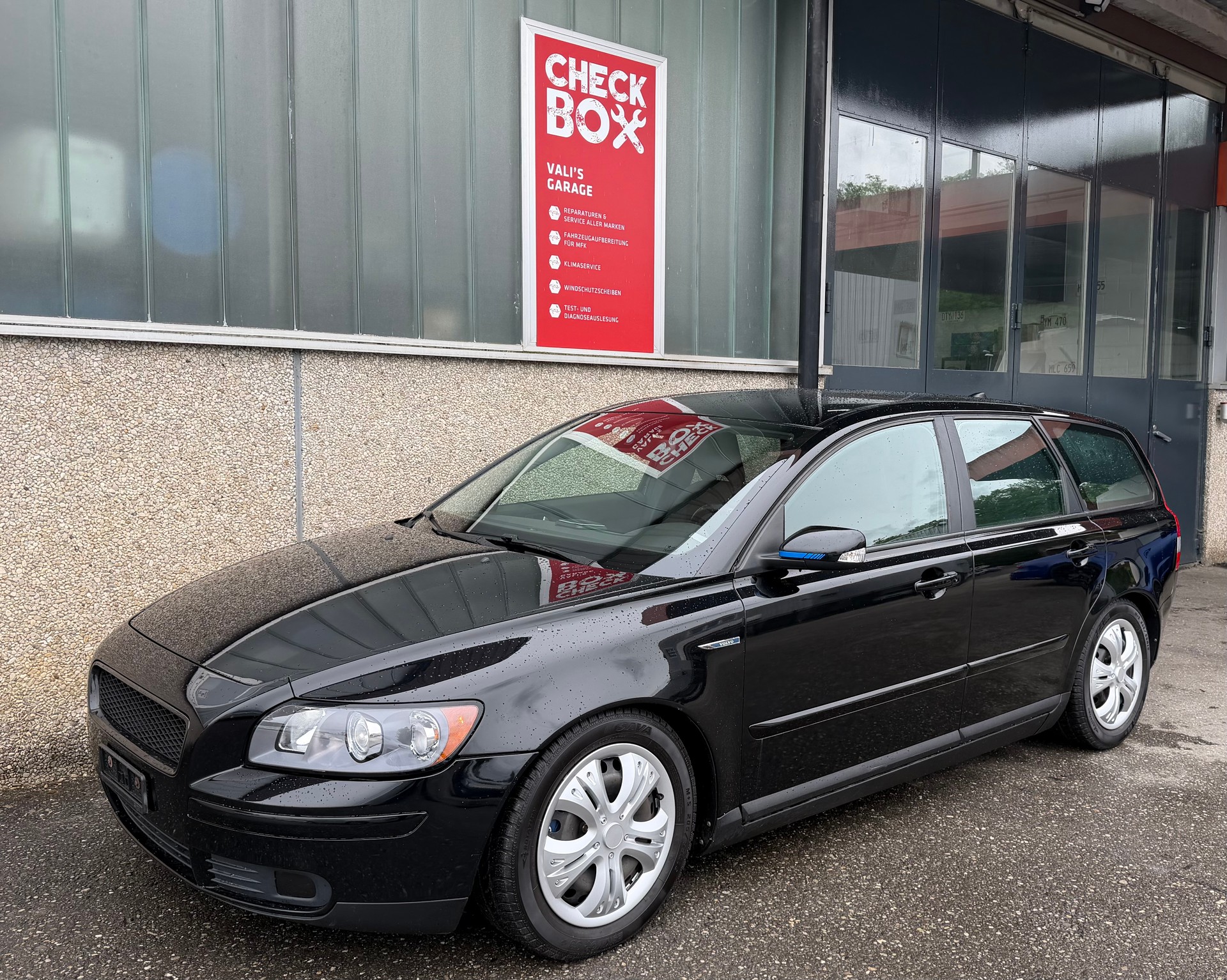 VOLVO V50 2.0D Summum-image-0