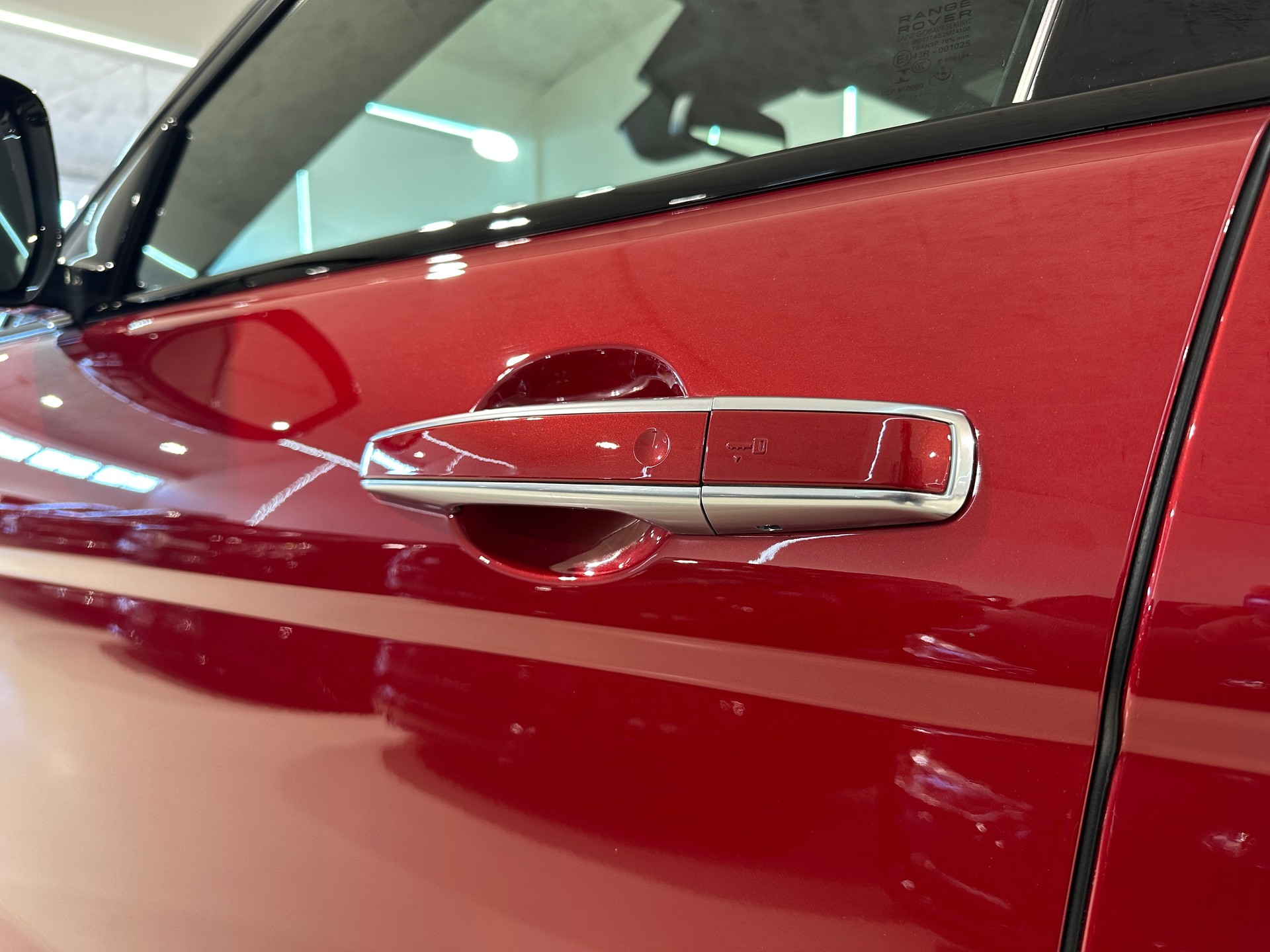 LAND ROVER Range Rover Evoque 2.0 TD4 SE Dynamic AT9-image-5
