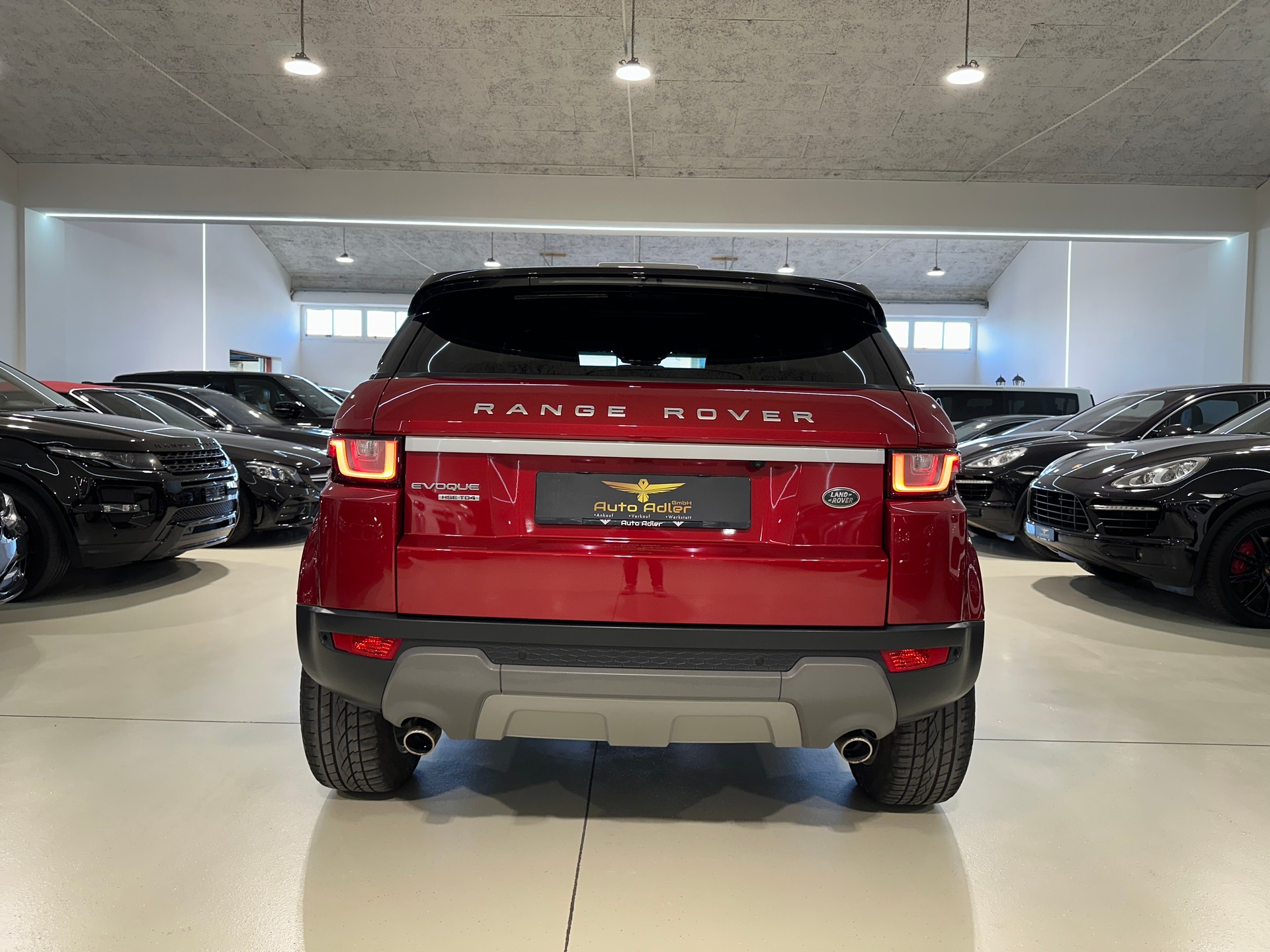 LAND ROVER Range Rover Evoque 2.0 TD4 SE Dynamic AT9-image-10