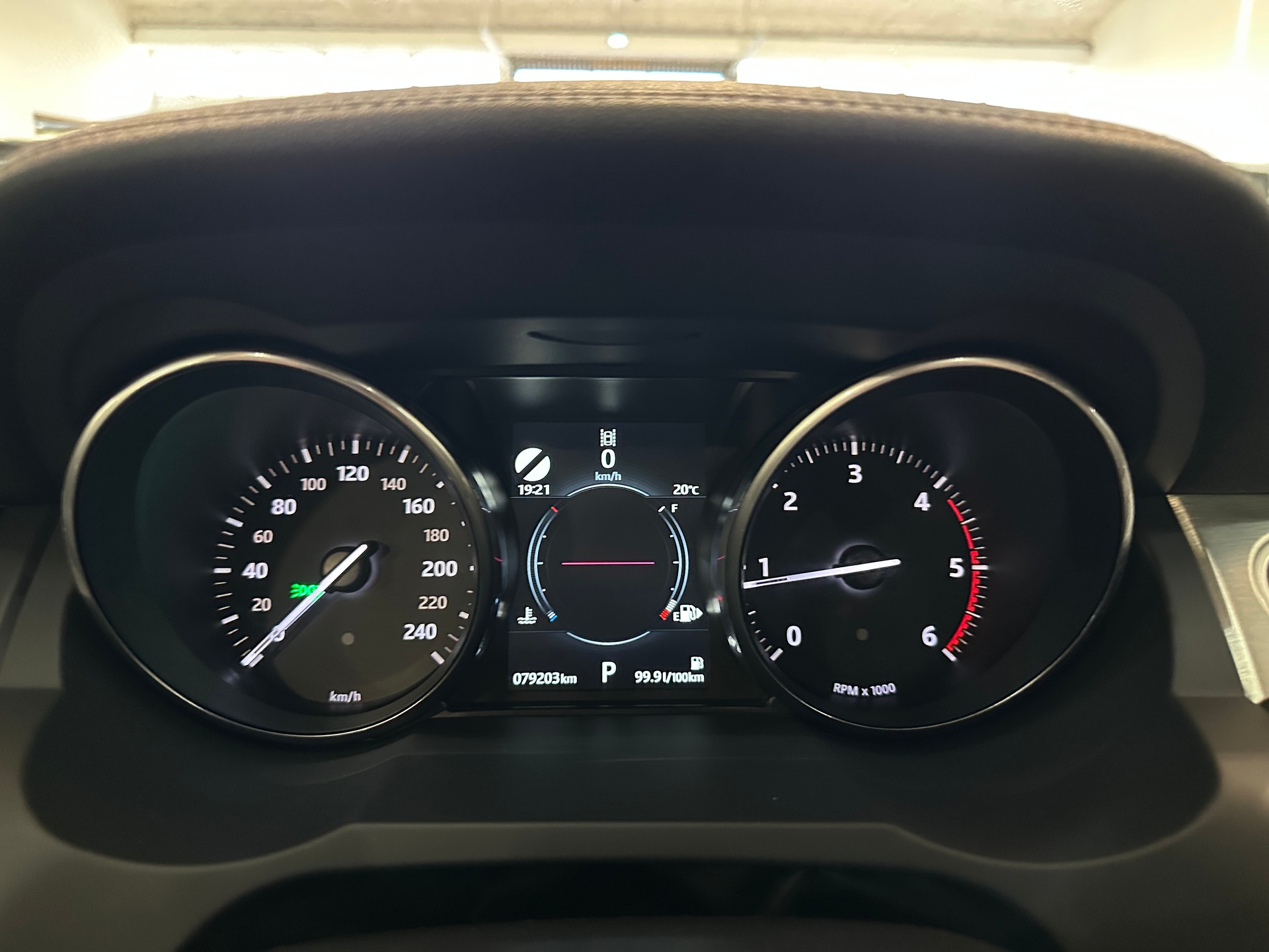 LAND ROVER Range Rover Evoque 2.0 TD4 SE Dynamic AT9-image-23