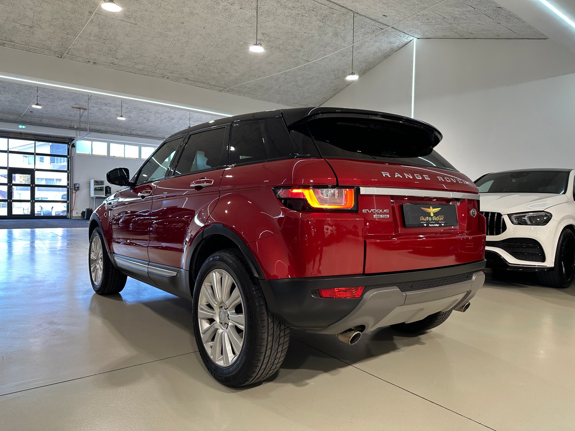 LAND ROVER Range Rover Evoque 2.0 TD4 SE Dynamic AT9-image-7