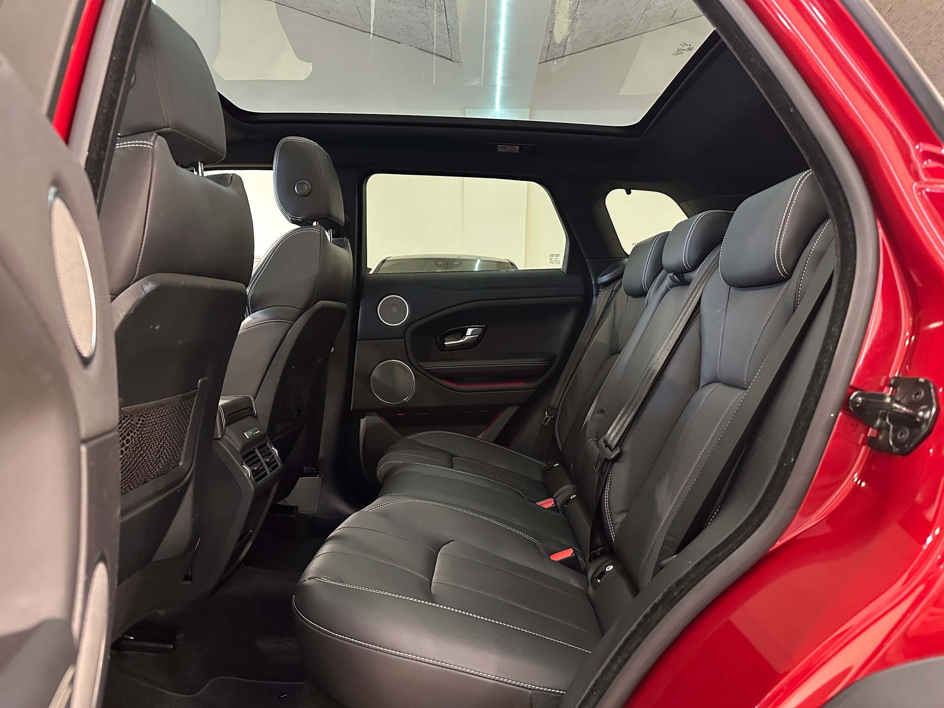 LAND ROVER Range Rover Evoque 2.0 TD4 SE Dynamic AT9-image-16