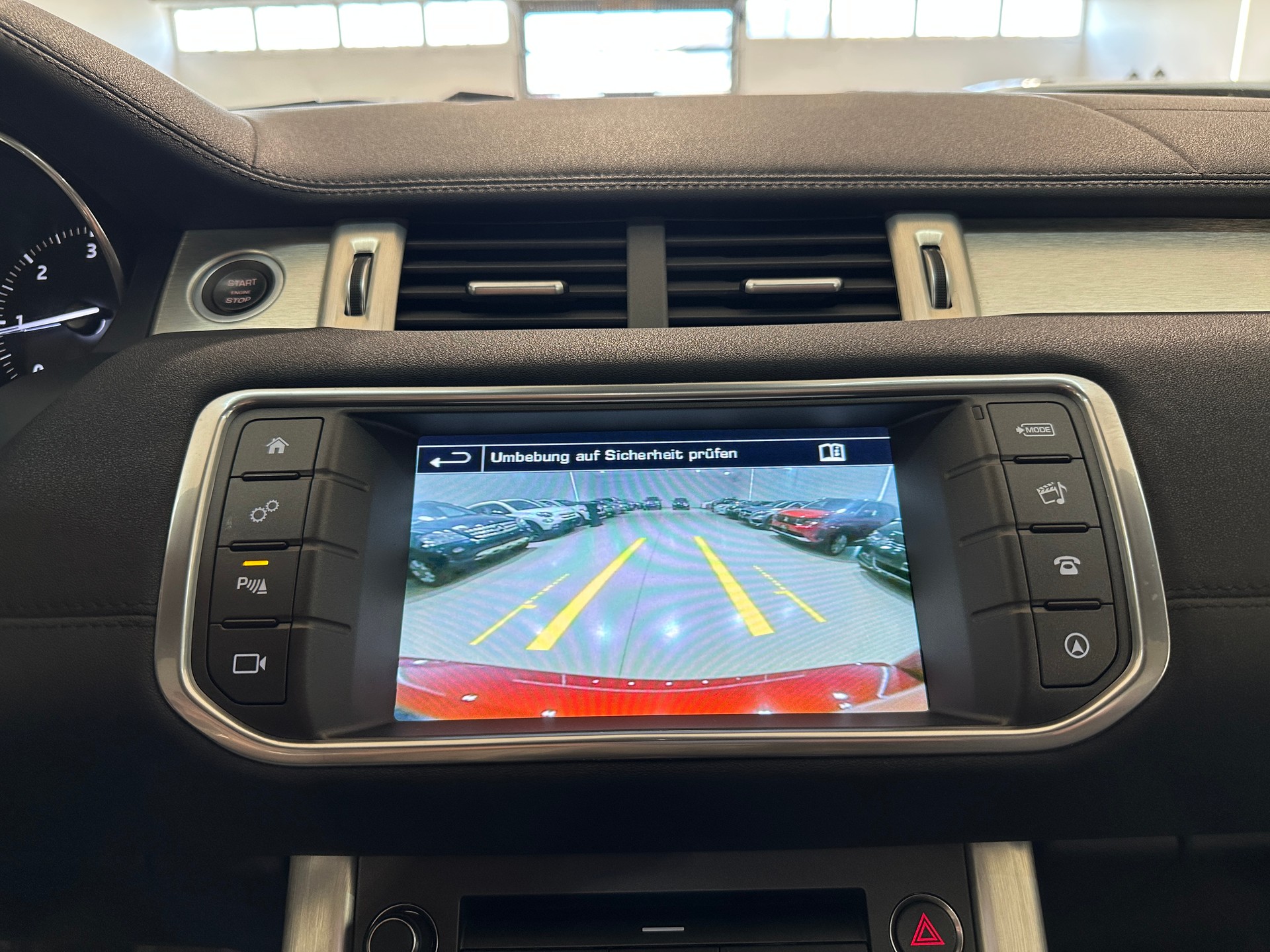 LAND ROVER Range Rover Evoque 2.0 TD4 SE Dynamic AT9-image-19