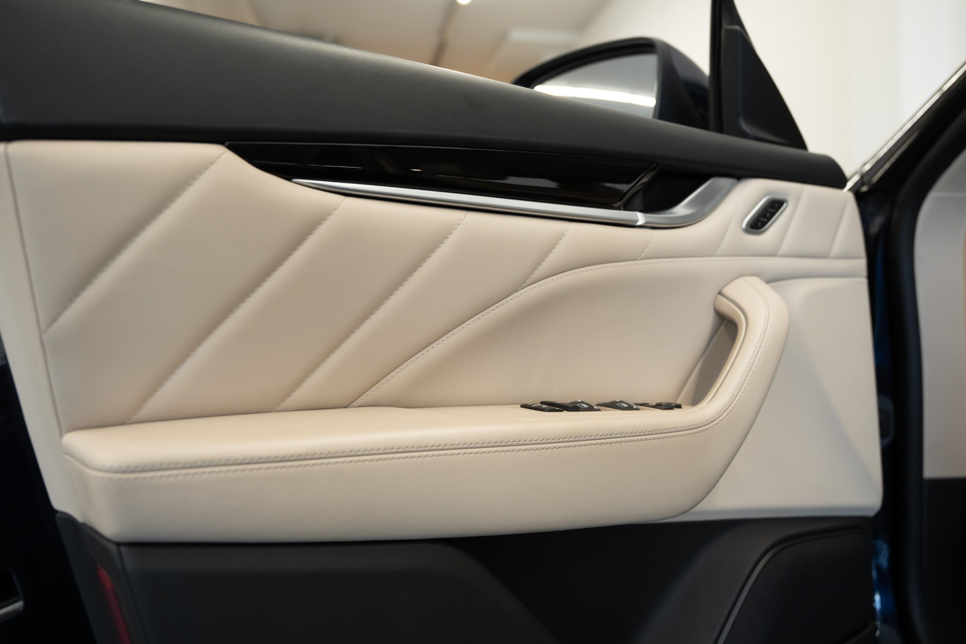 MASERATI Levante S 3.0V6 GranLusso Automatica-image-17