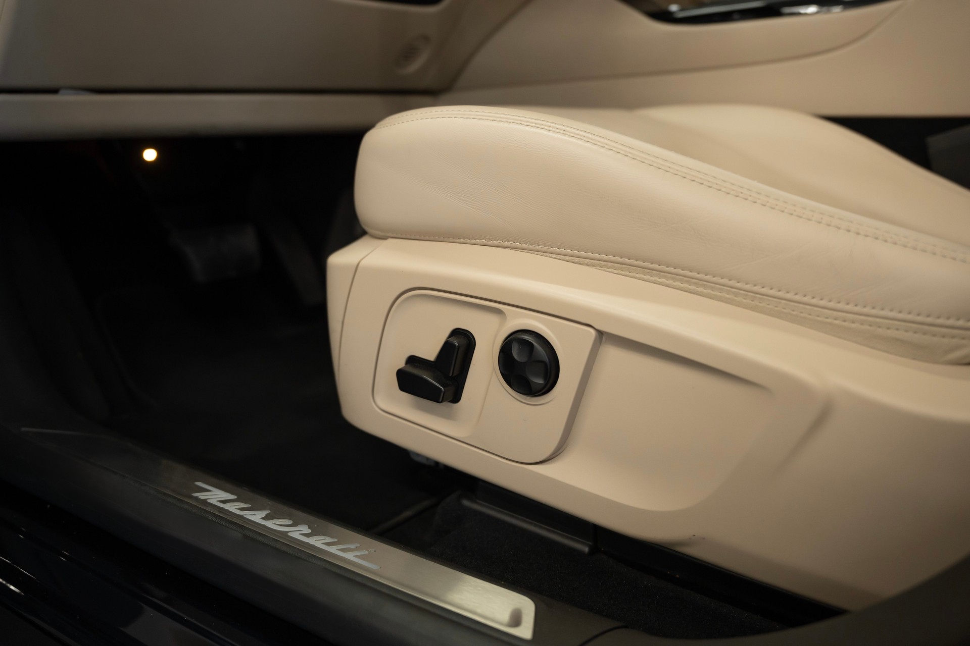 MASERATI Levante S 3.0V6 GranLusso Automatica-image-19