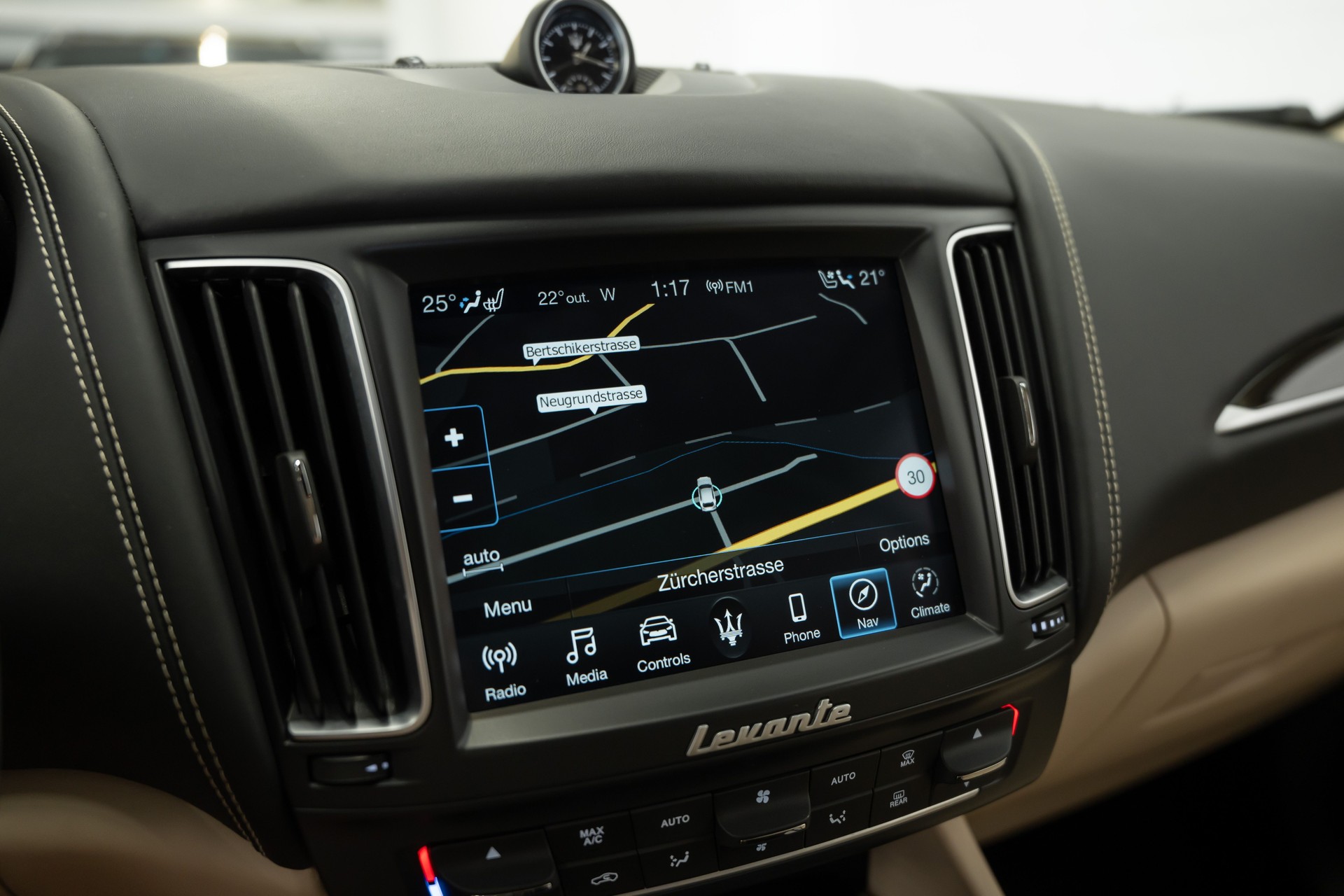 MASERATI Levante S 3.0V6 GranLusso Automatica-image-28