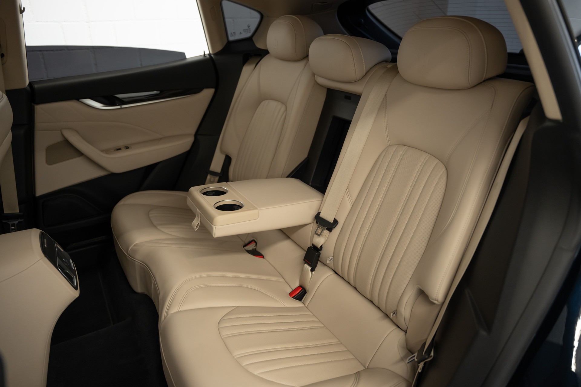 MASERATI Levante S 3.0V6 GranLusso Automatica-image-12