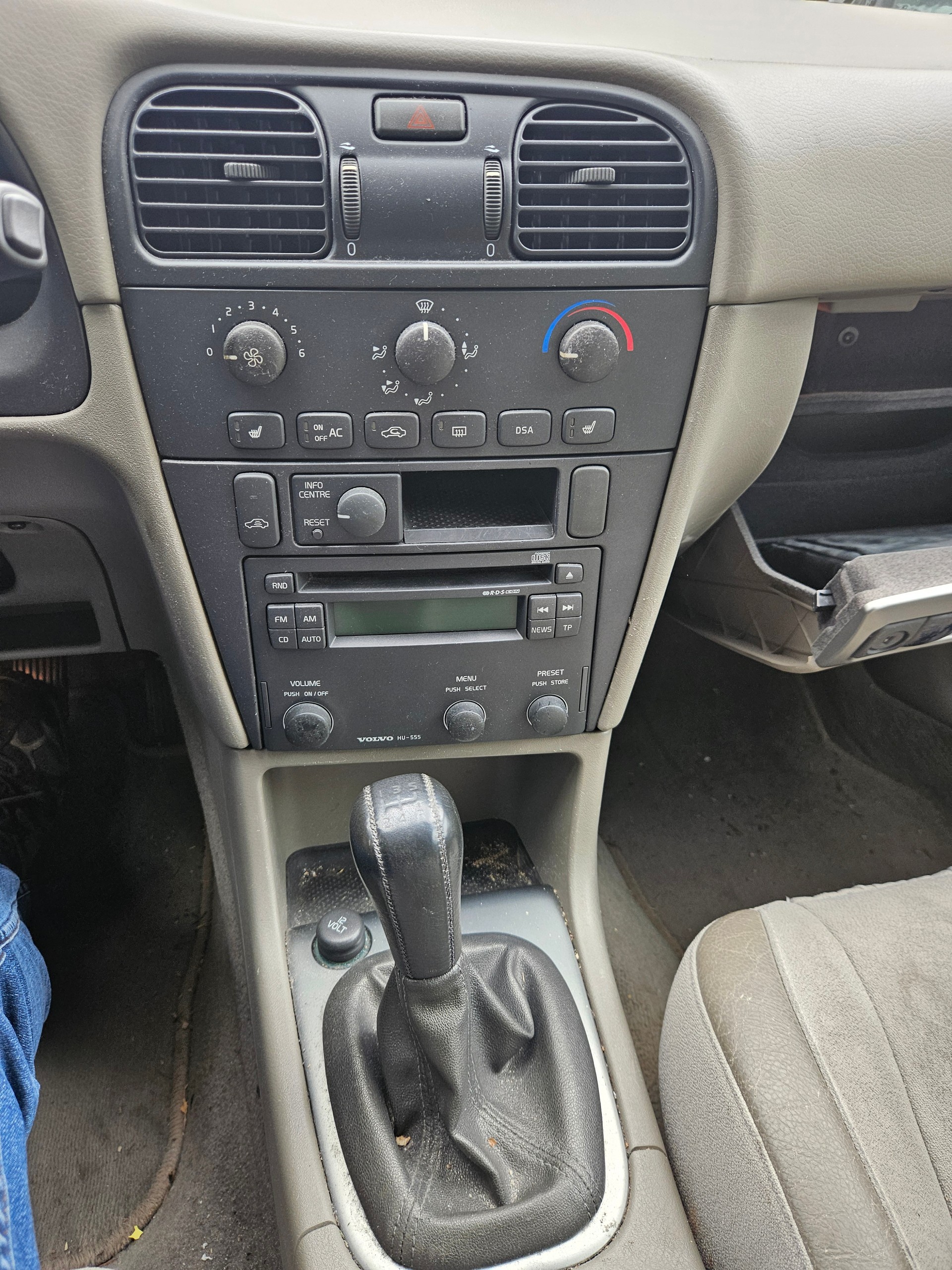 VOLVO V40 2.0 Nordic-image-1