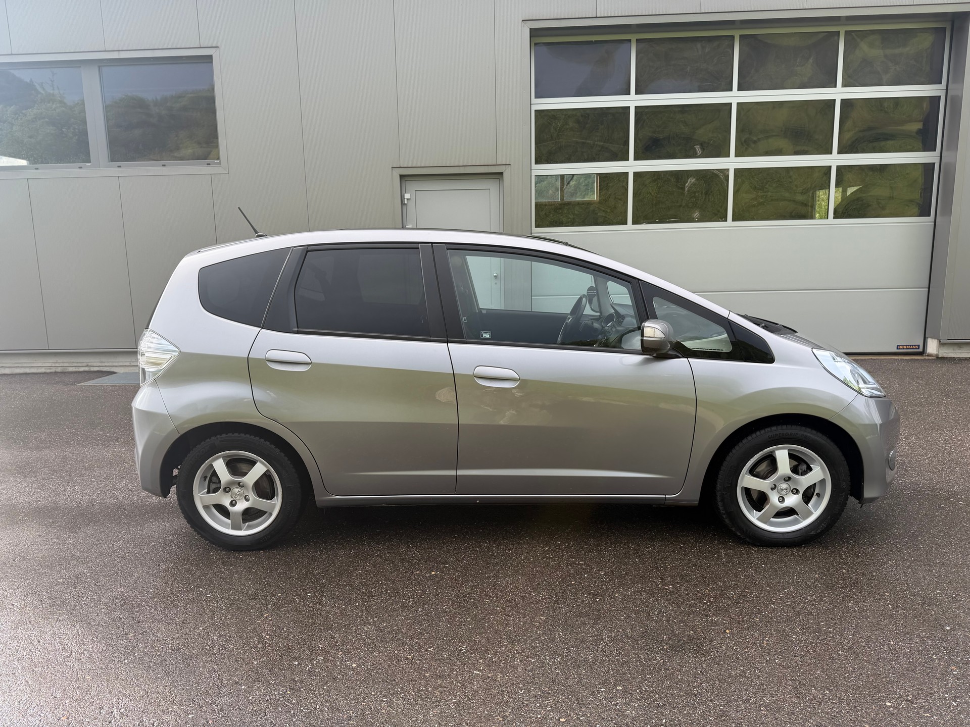 HONDA Jazz 1.3i Hybrid Elegance CVT-image-3