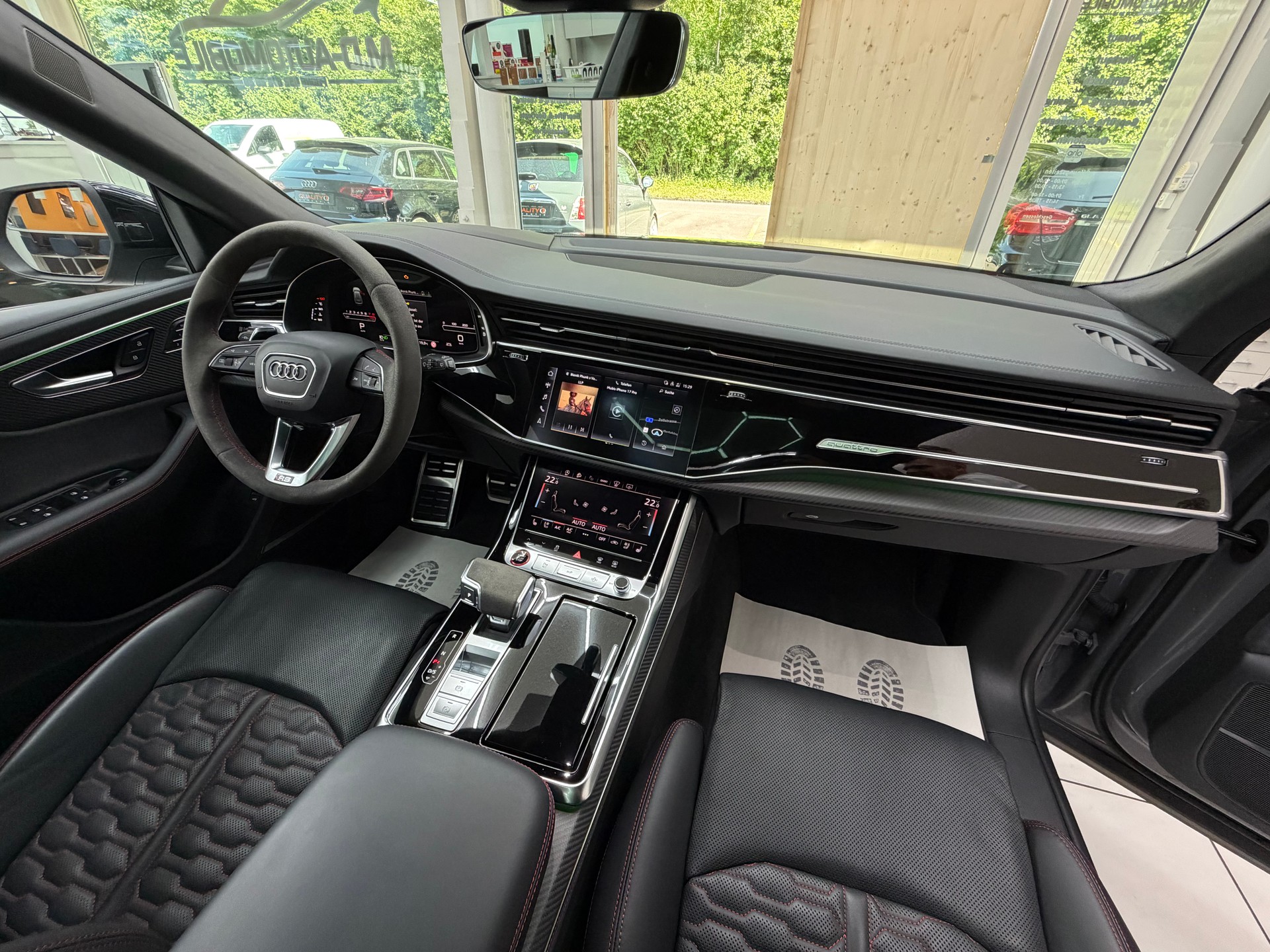 AUDI RS Q8 4.0 V8 TFSI quattro T-Tronic-image-13