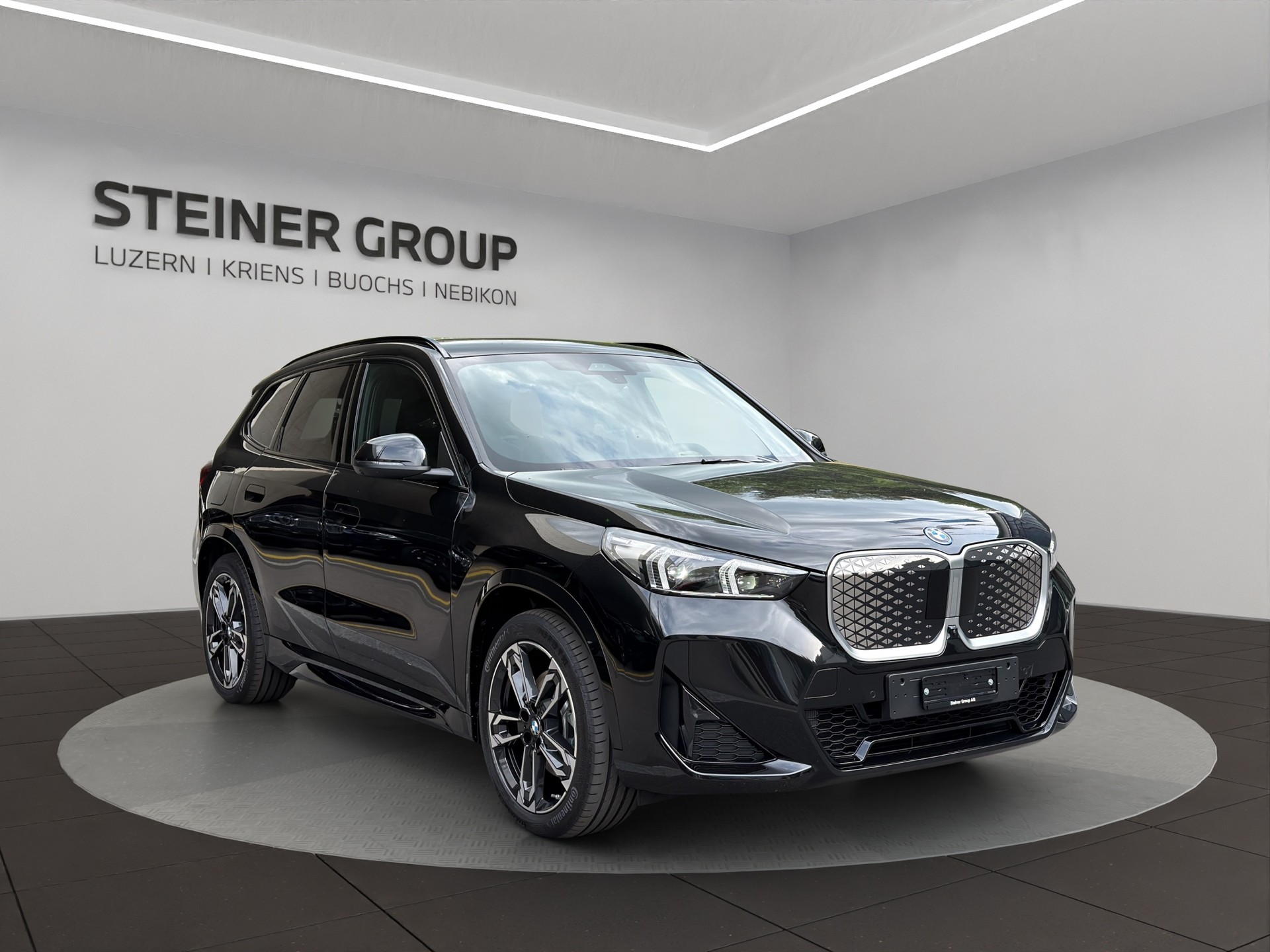 BMW iX1 xDrive 30 M Sport-image-2