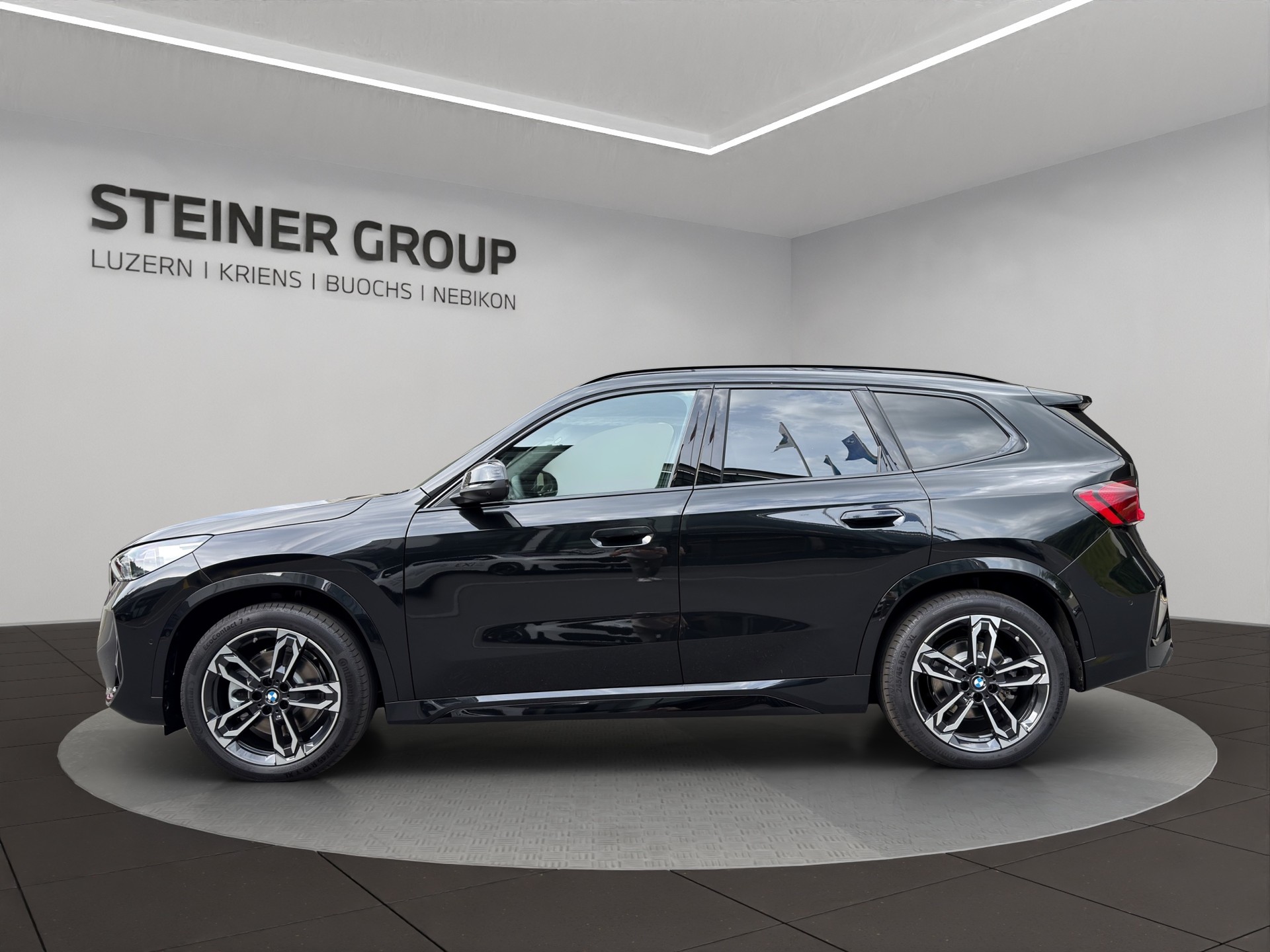 BMW iX1 xDrive 30 M Sport-image-7
