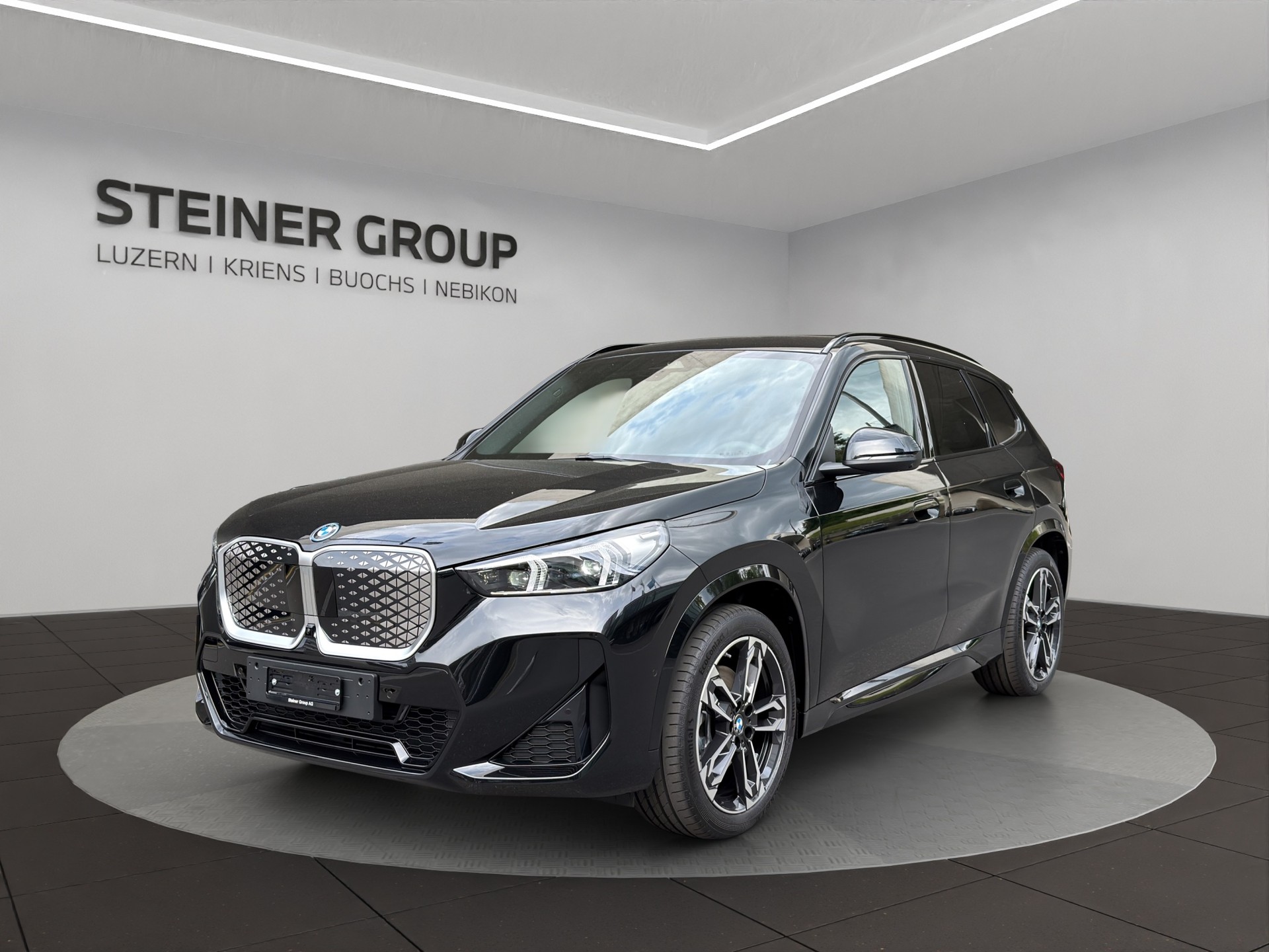 BMW iX1 xDrive 30 M Sport-image-0