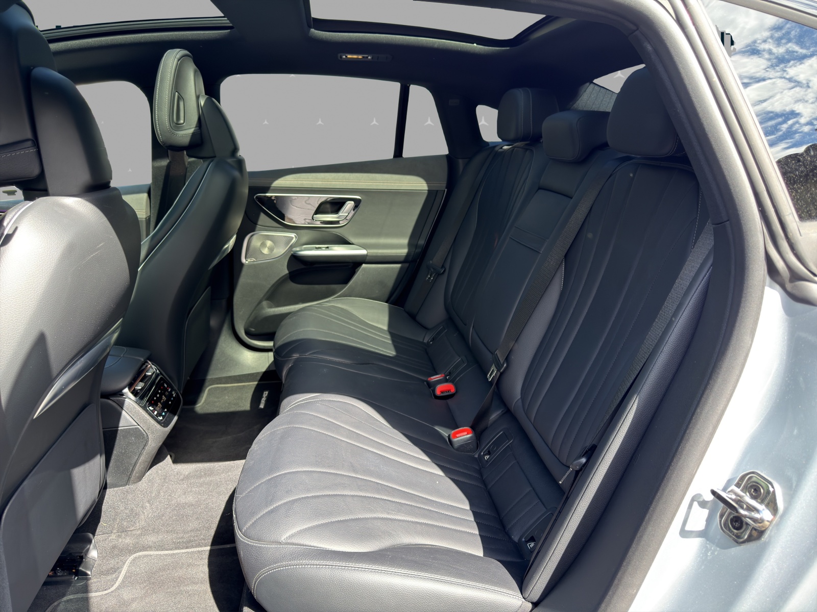 MERCEDES-BENZ EQE 350 4 Matic Executive Edition-image-13