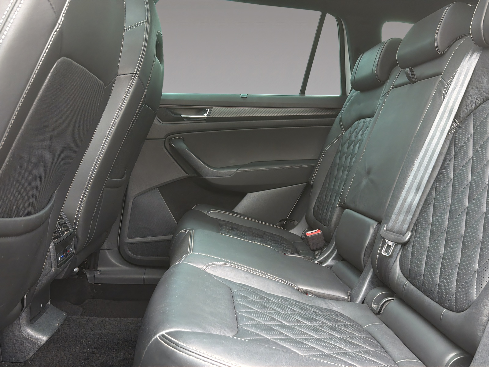 SKODA Kodiaq 2.0 TSI Sportline DSG-image-13