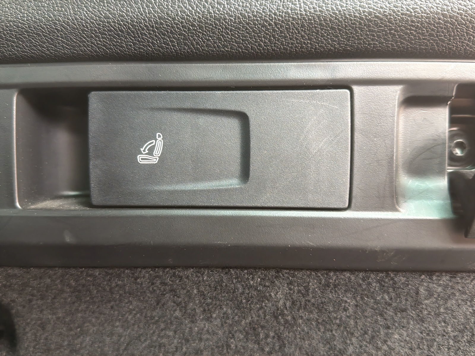 SKODA Kodiaq 2.0 TSI Sportline DSG-image-18