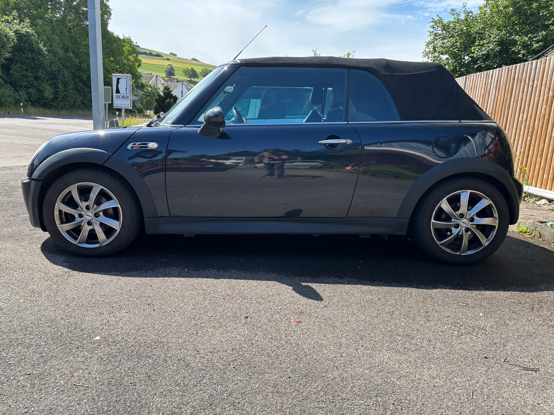 MINI Cooper S Cabriolet-image-1