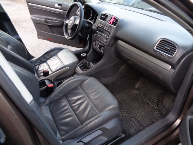 VW Golf Variant 1.6 TDI Team 4Motion-image-10