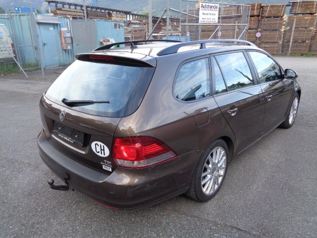 VW Golf Variant 1.6 TDI Team 4Motion-image-6
