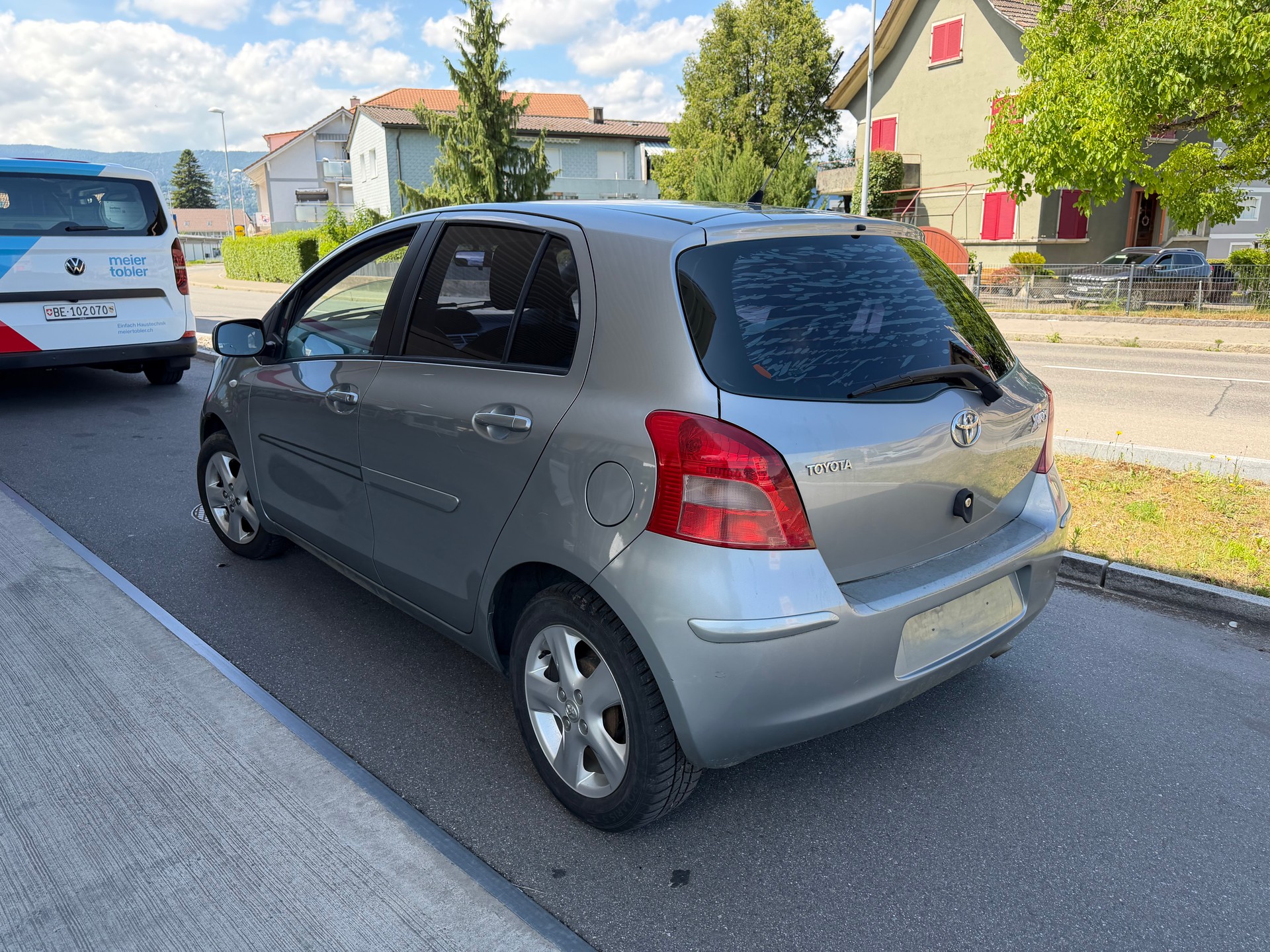TOYOTA Yaris 1.3 Linea Luna-image-1