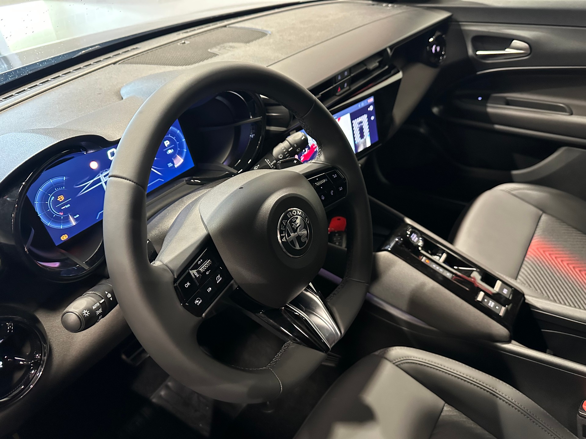 ALFA ROMEO Junior 1.2 48V Hybrid Q4-image-10
