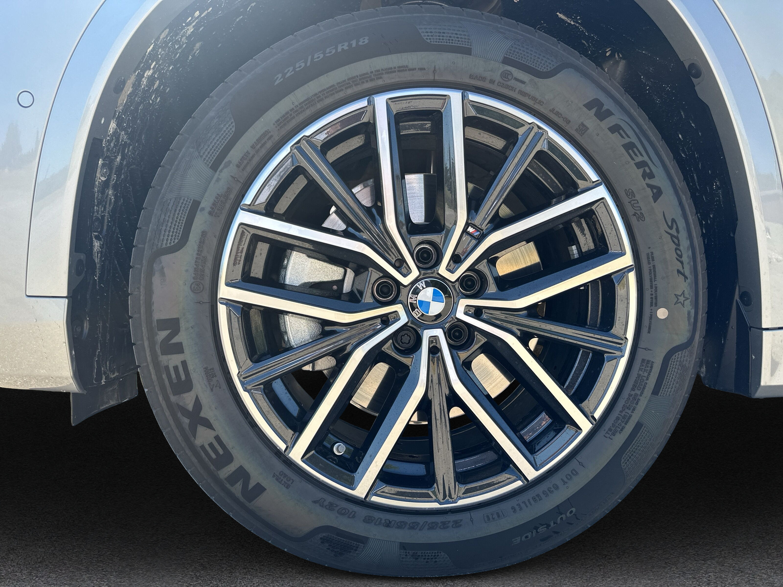 BMW iX1 xDrive 30 M Sport-image-7