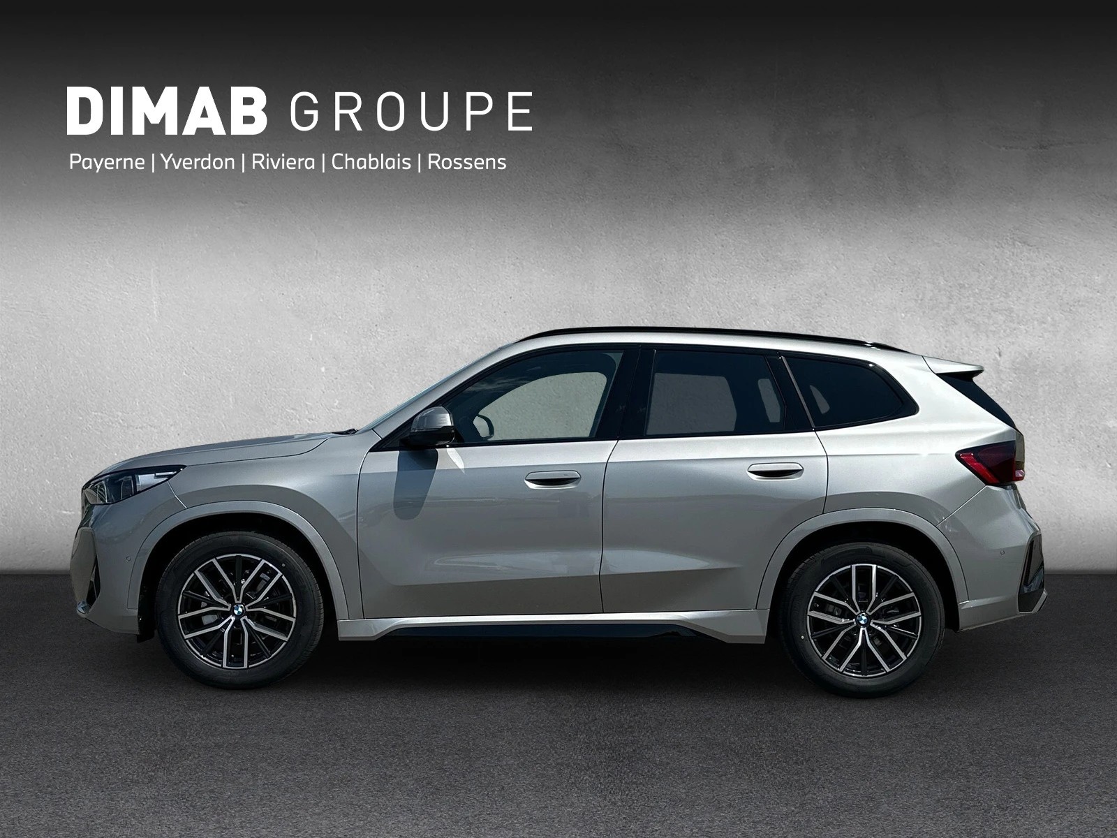 BMW iX1 xDrive 30 M Sport-showroom-element-1