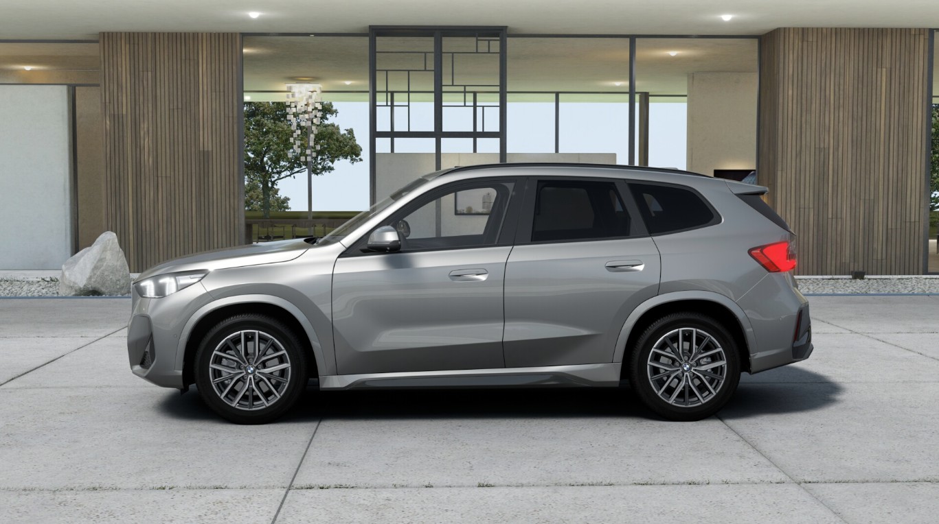 BMW iX1 xDrive 30 M Sport-image-16