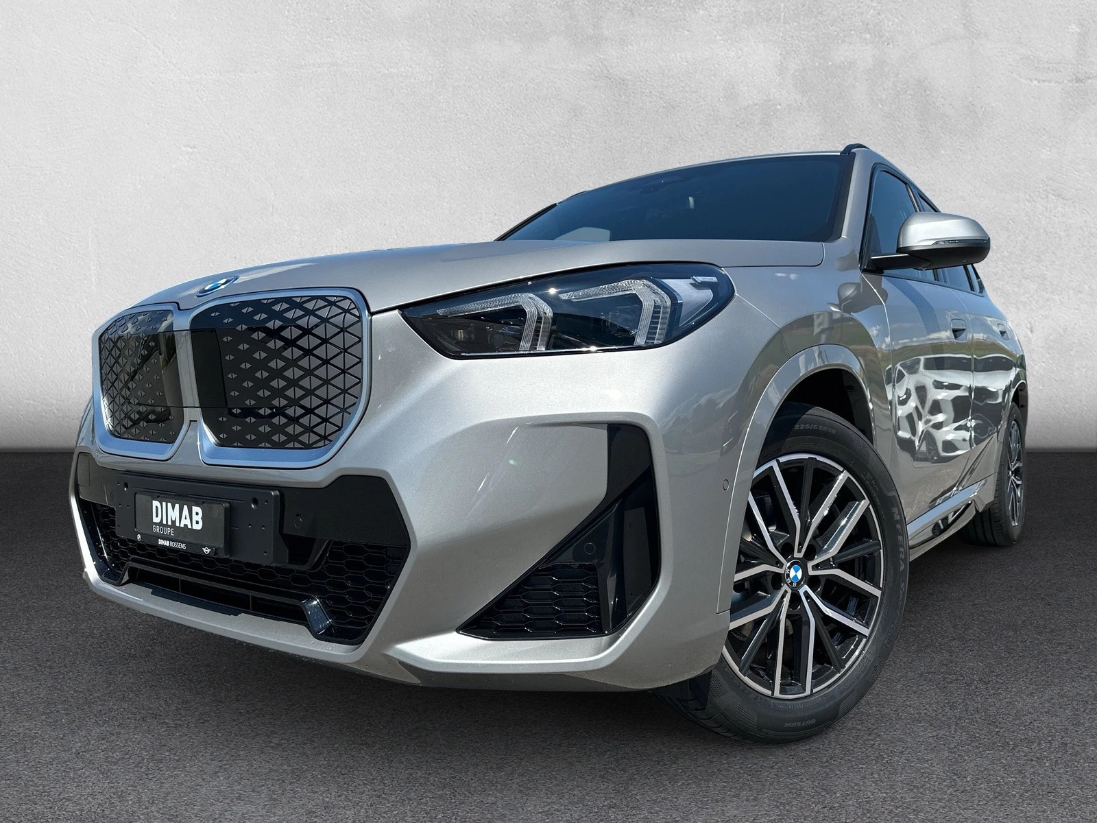 BMW iX1 xDrive 30 M Sport-image-6
