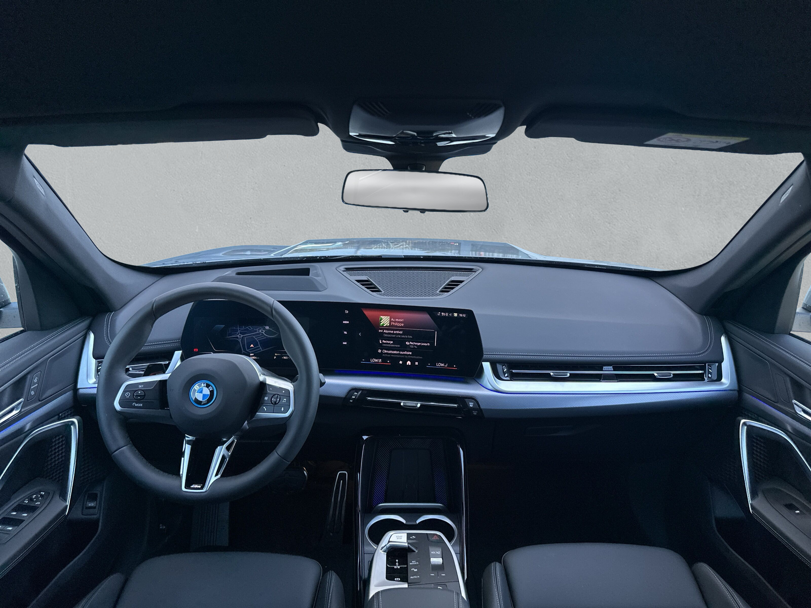 BMW iX1 xDrive 30 M Sport-image-14