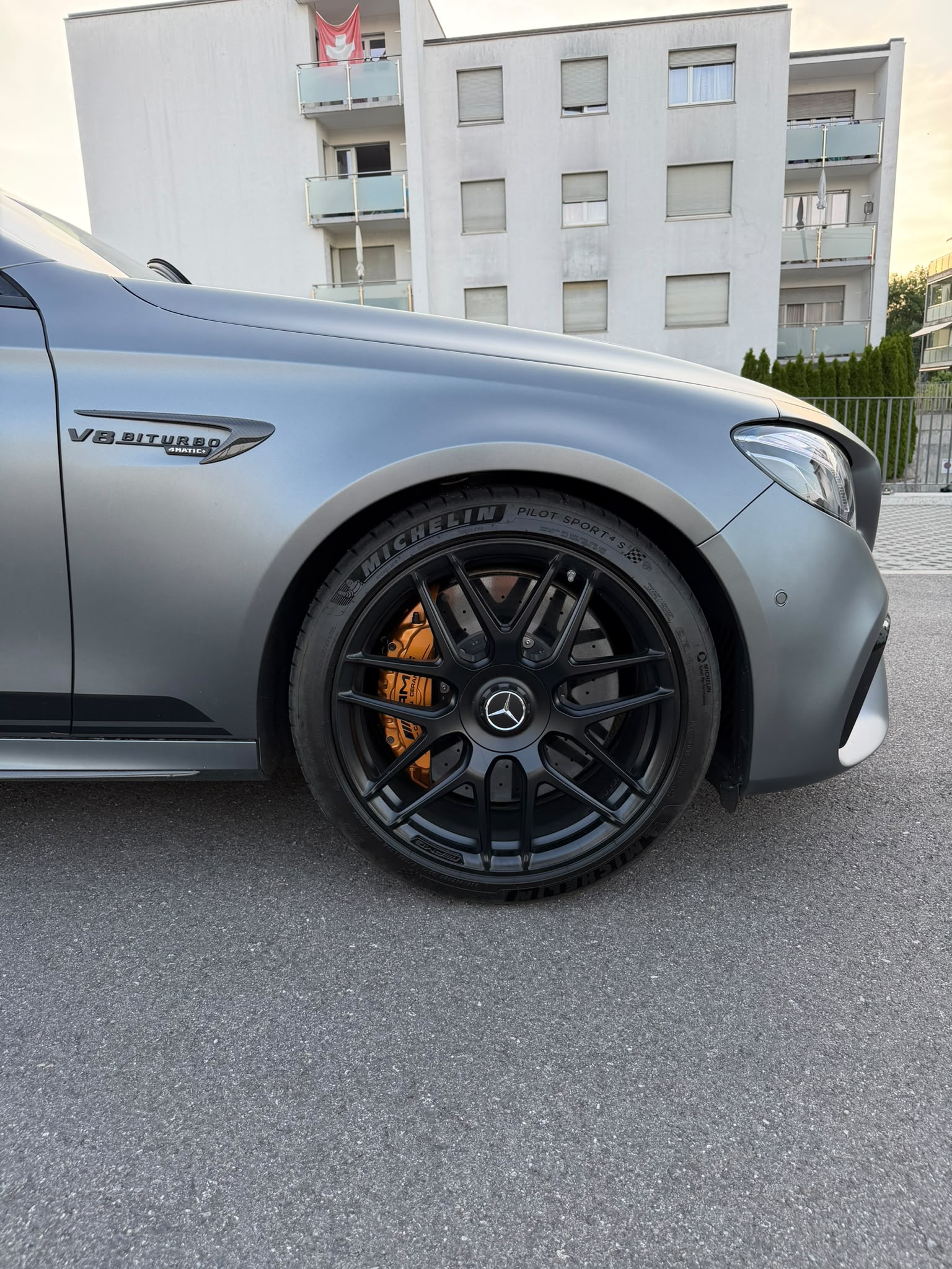 MERCEDES-BENZ E 63 AMG S Edition 1 4Matic Speedshift MCT-image-2